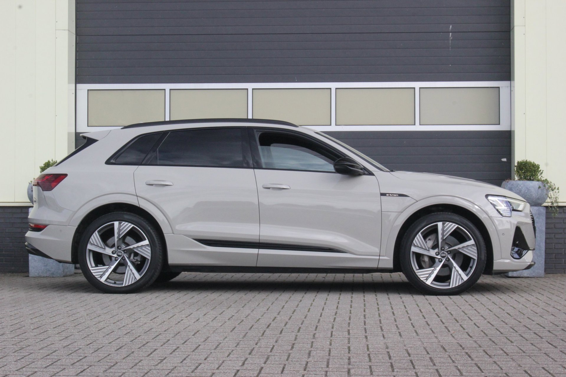 Foto van Audi E-tron 50