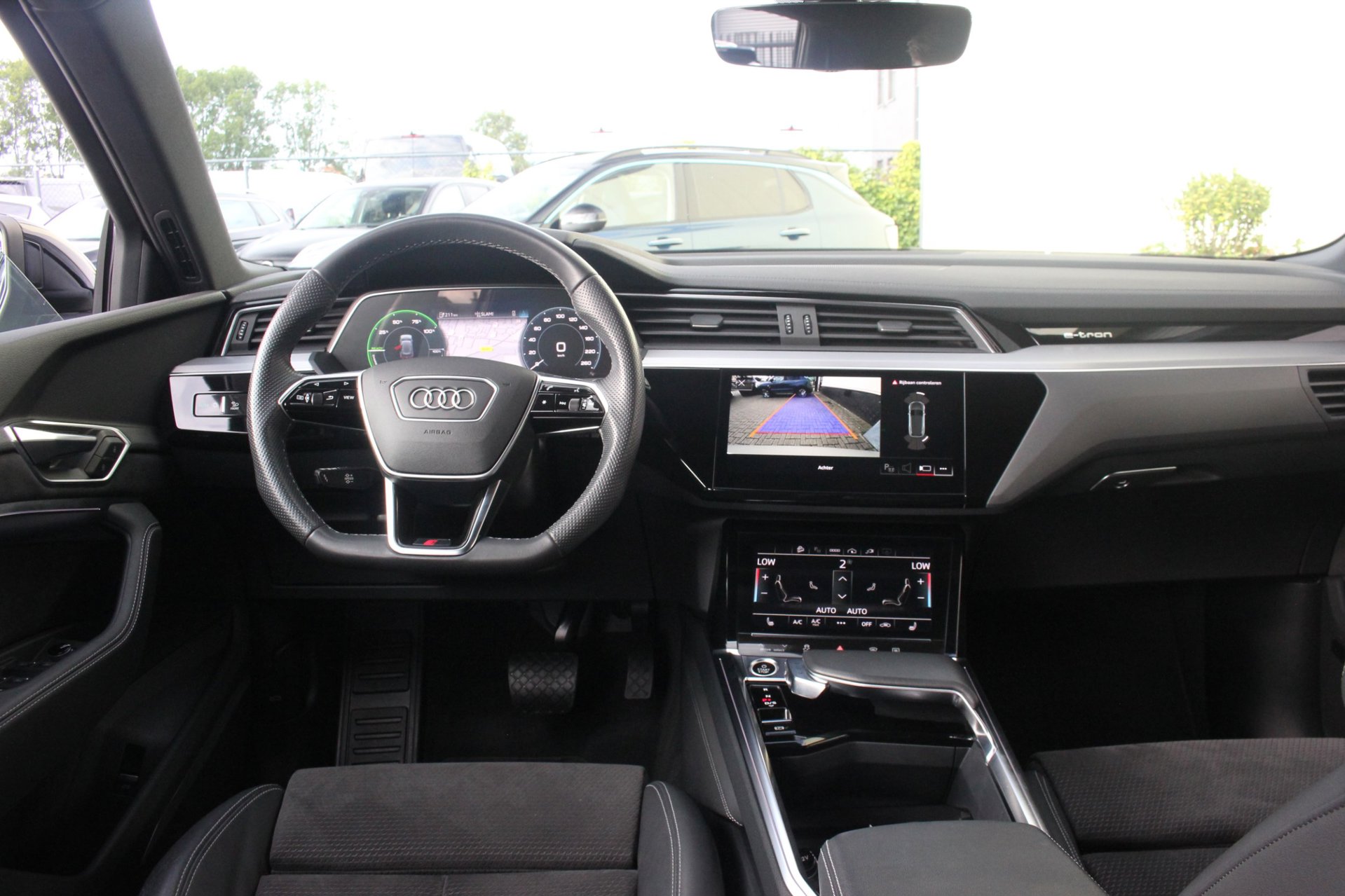 Foto van Audi E-tron 50