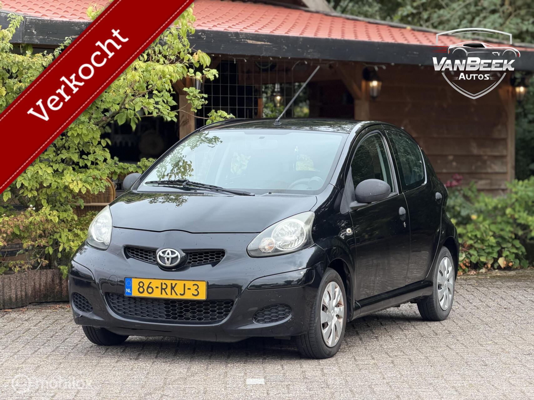 Toyota Toyota Aygo 1.0-12V Airco Elektrische Ramen NWE APK 2011 - voorkant