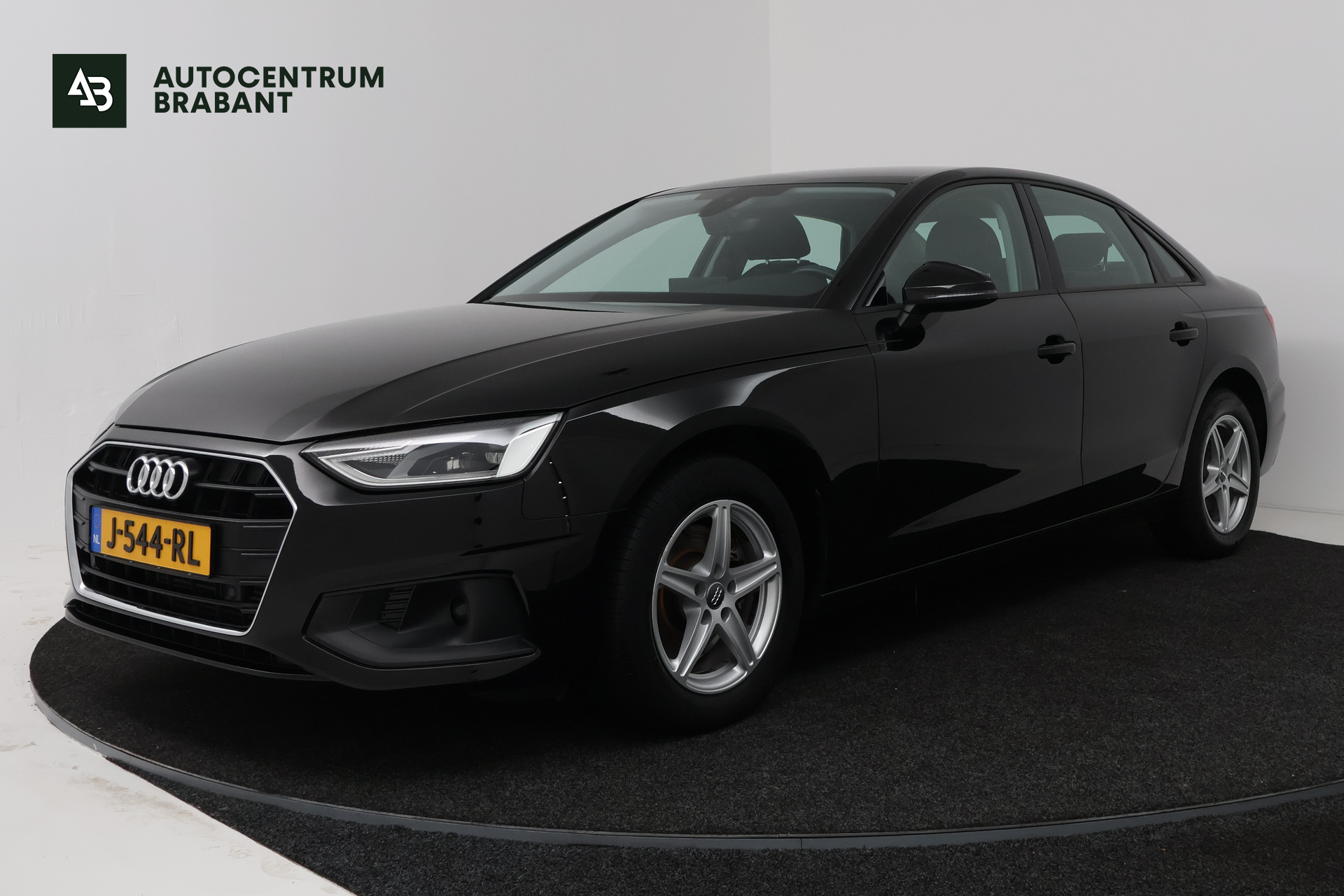 Audi A4 Limousine 35 TFSI Pro Line (ACHTERUITRIJCAMERA, CRUISE CONTROL, NAVIGATIE, PARKEERSENSOREN) 2020 - voorkant