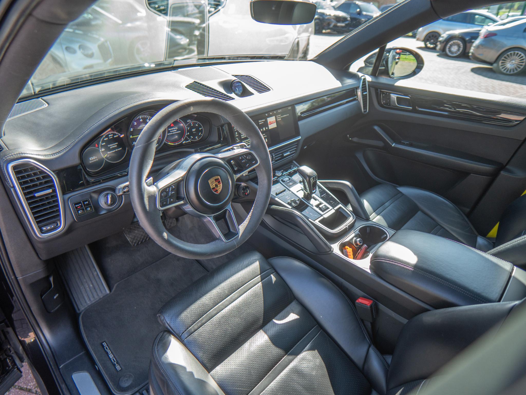Foto van Porsche Cayenne E-hybrid