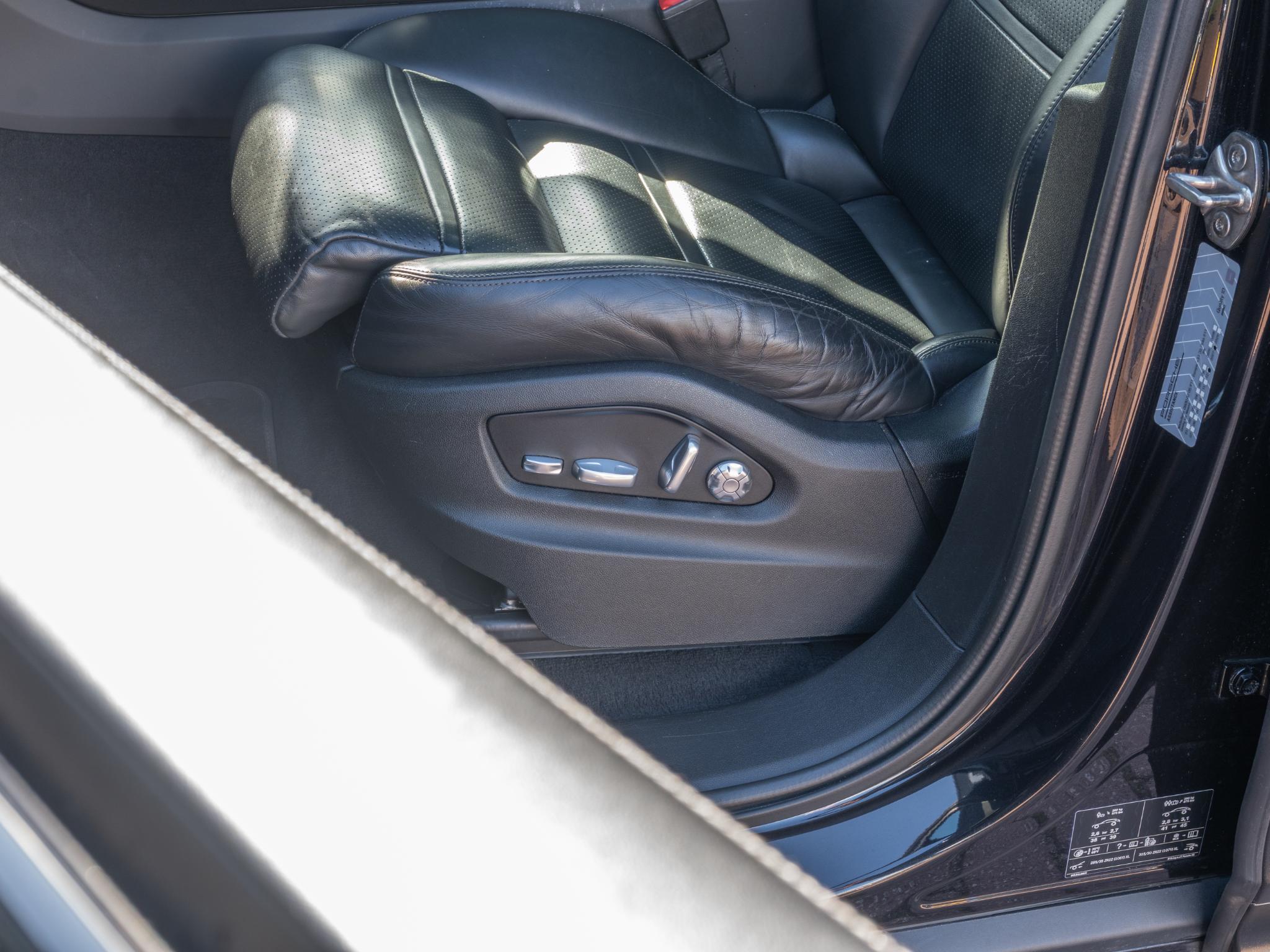 Foto van Porsche Cayenne E-hybrid