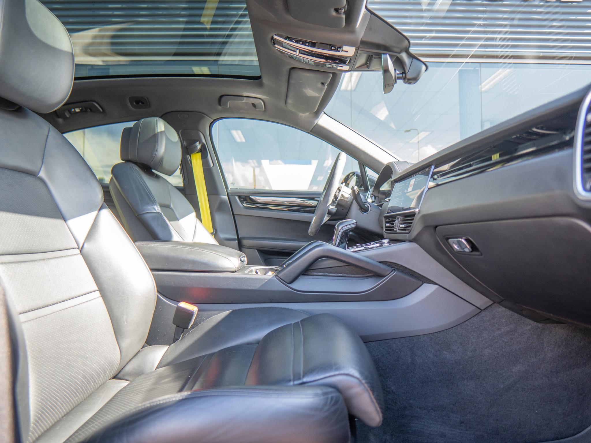 Foto van Porsche Cayenne E-hybrid
