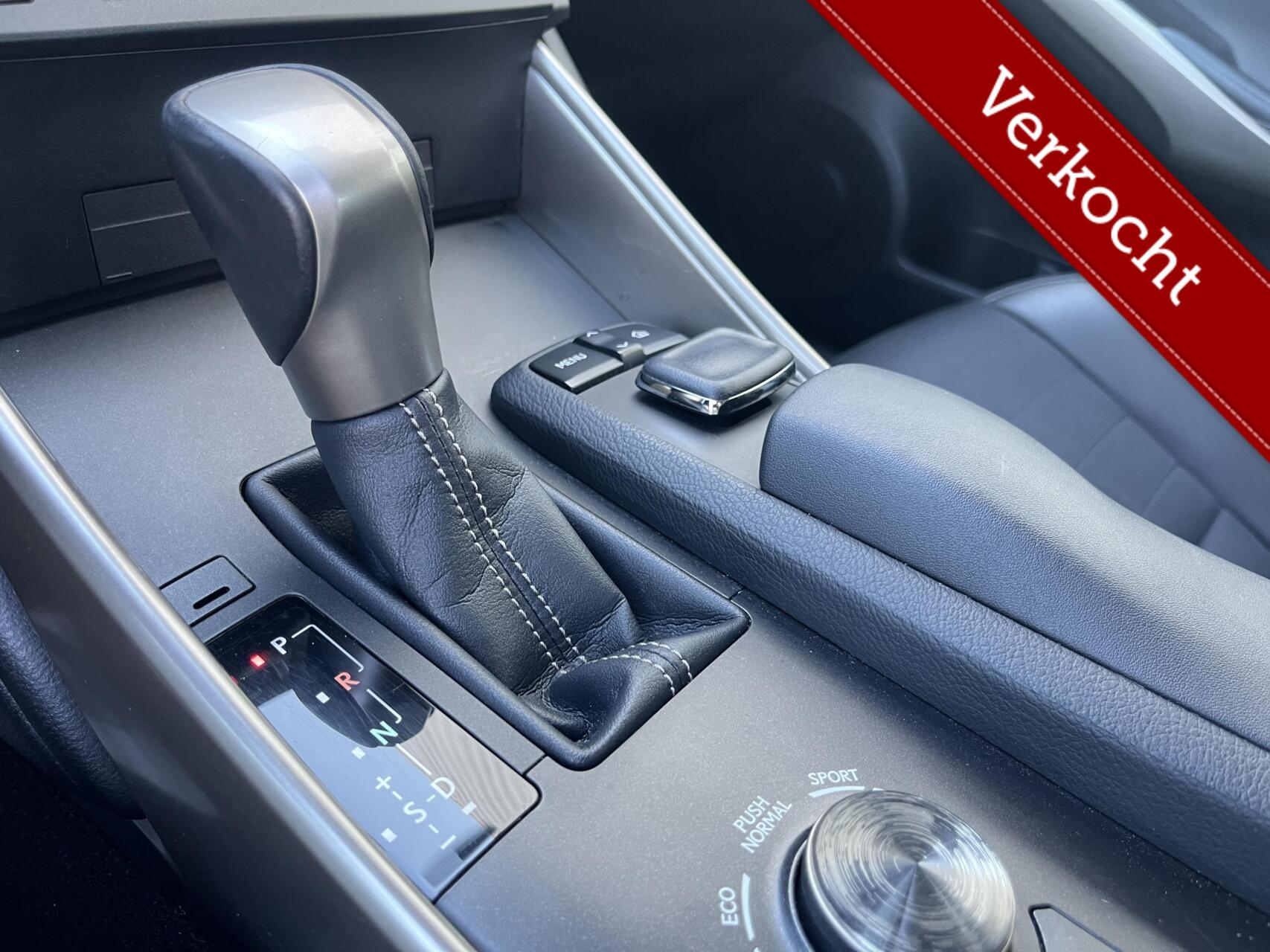 Foto van Lexus Lexus Is300h