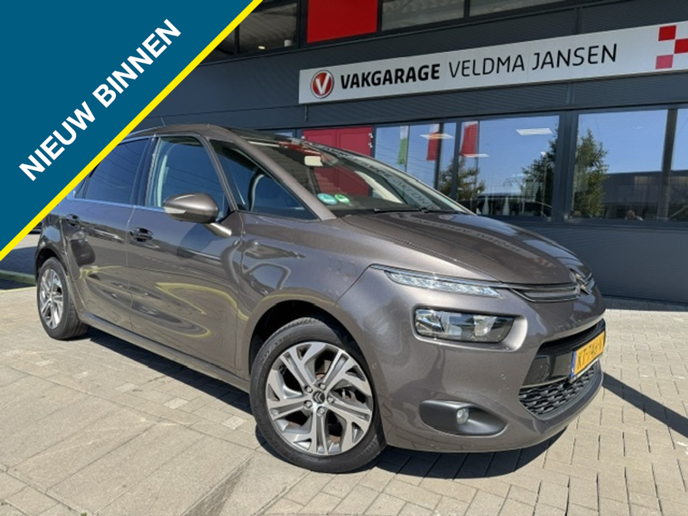Citroen C4 Picasso 1.2 PT INTENSIVE + ECC/LMV/PDC/NAVi/TREKHAAK 2016 - voorkant