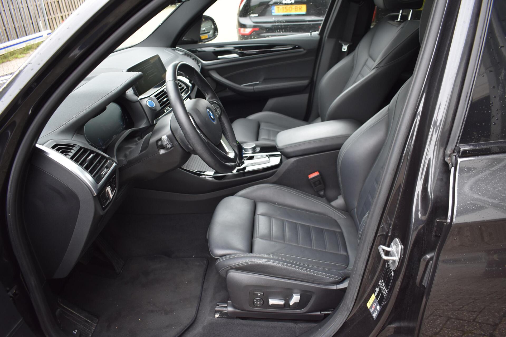 Foto van BMW Ix3