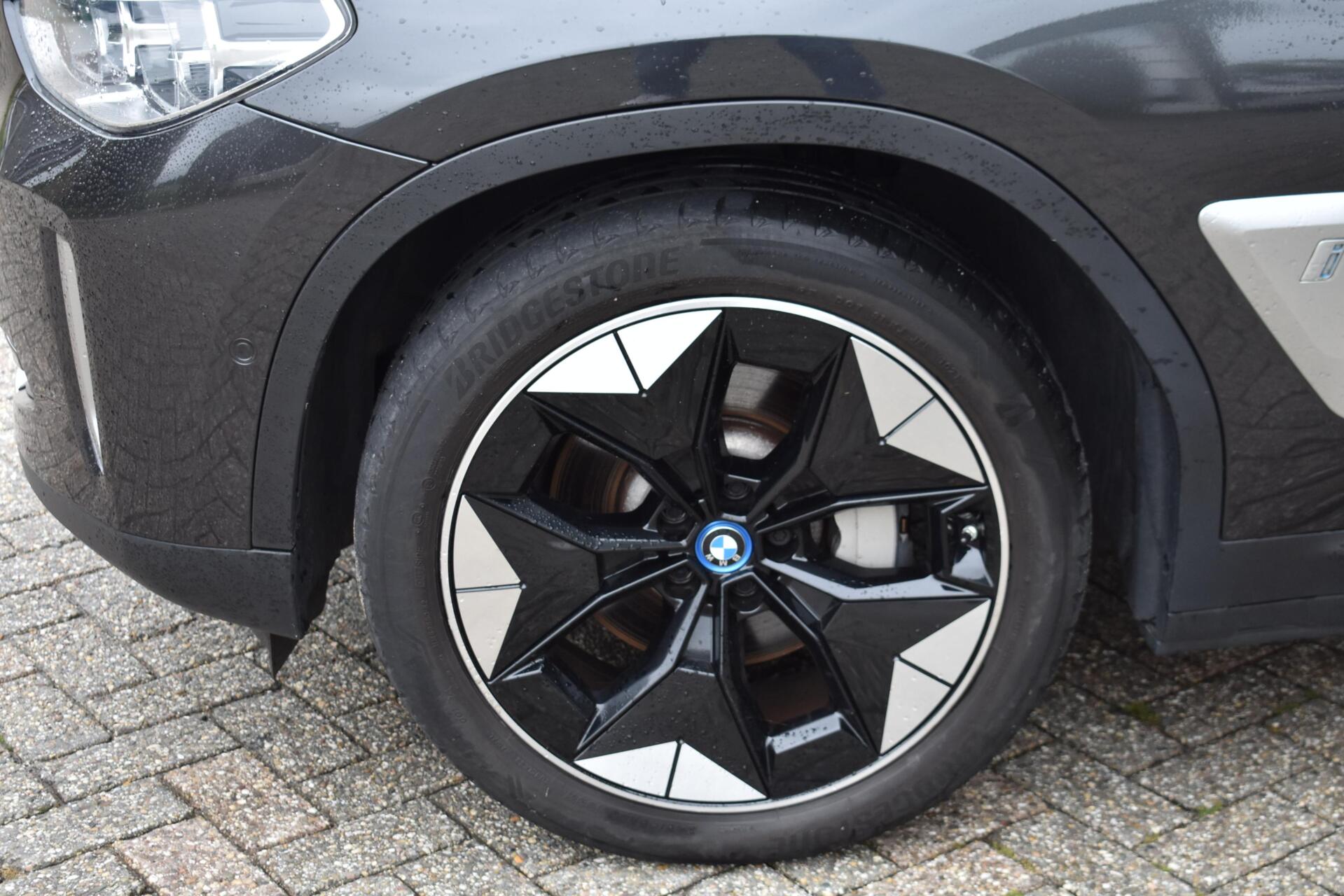 Foto van BMW Ix3