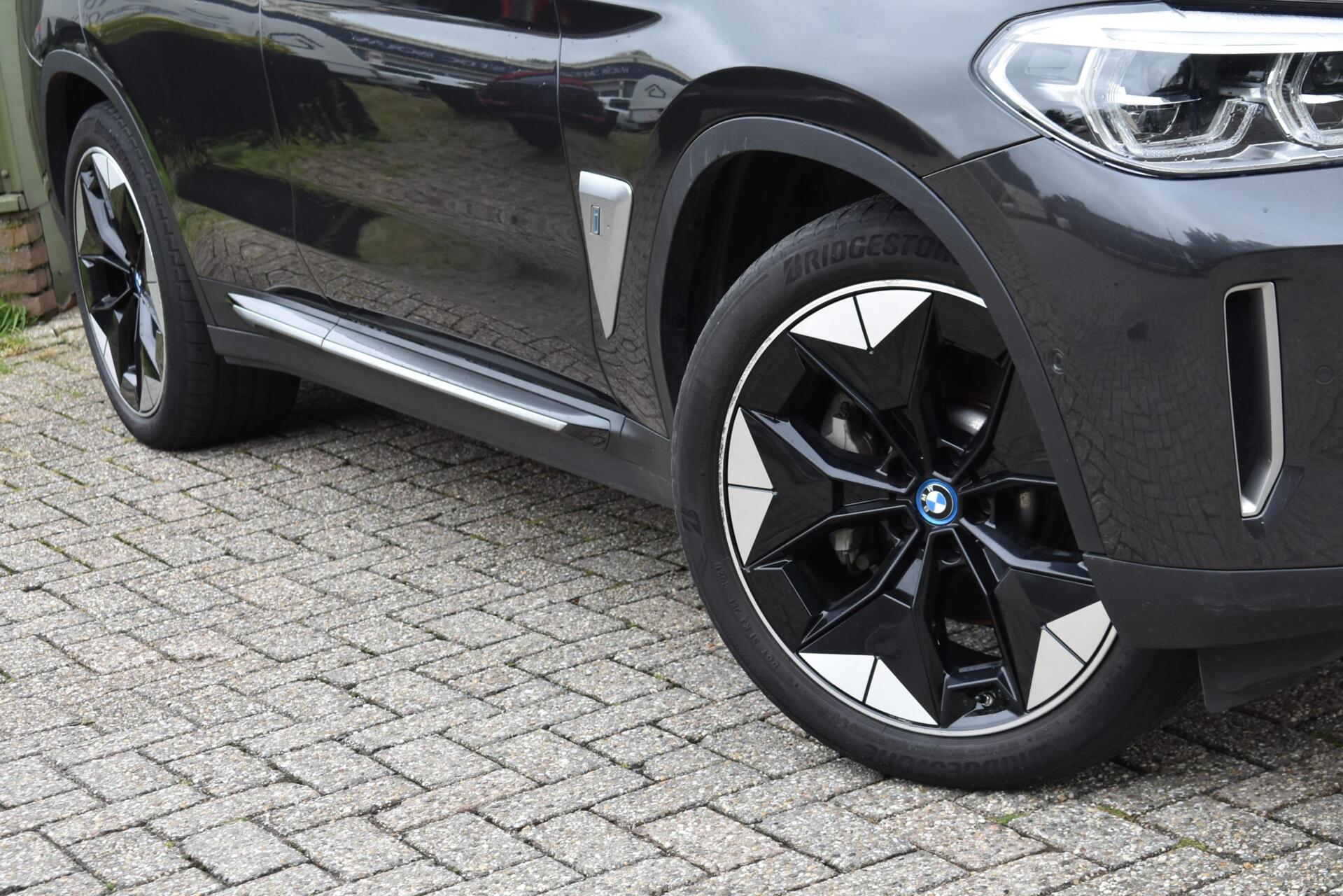 Foto van BMW Ix3