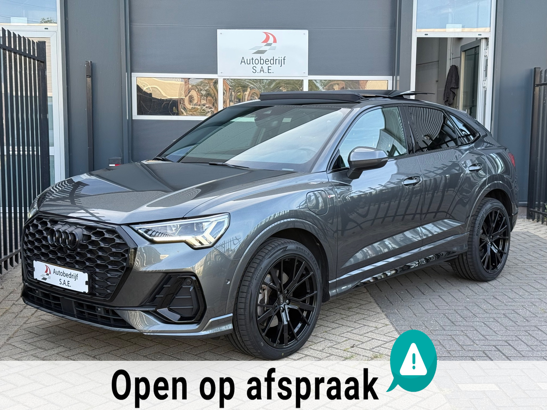 Audi Q3 Sportback E-tron 45 TFSI e 3x S-Line PANO LEDER MATRIX CARPLAY SFEER !! 2021 - voorkant
