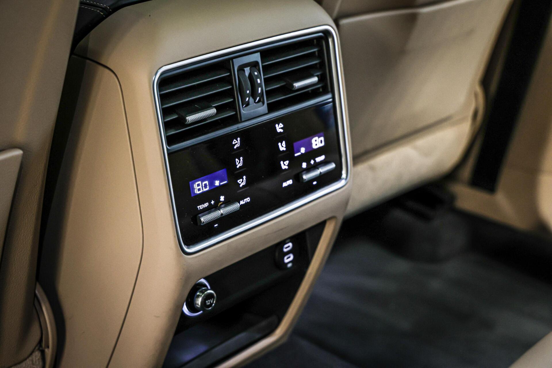 Foto van Porsche Cayenne E-hybrid