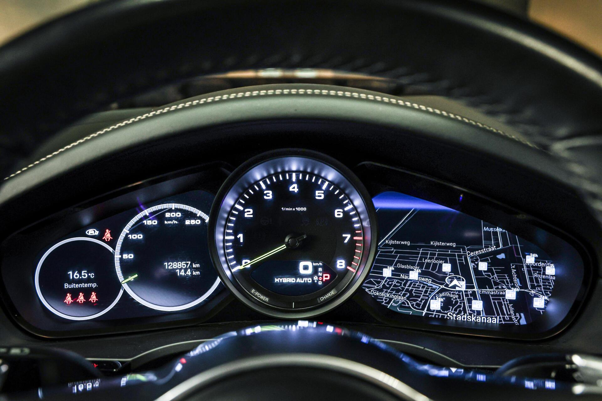 Foto van Porsche Cayenne E-hybrid