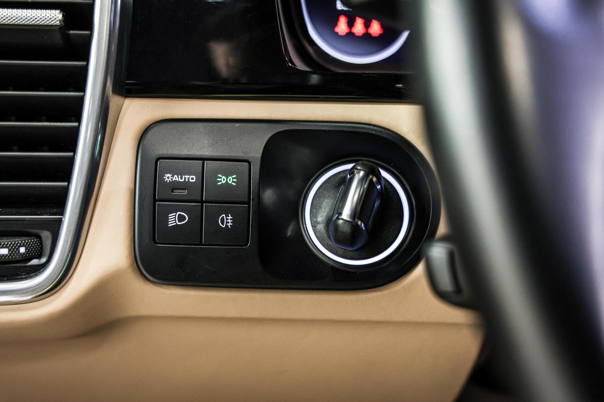 Foto van Porsche Cayenne E-hybrid