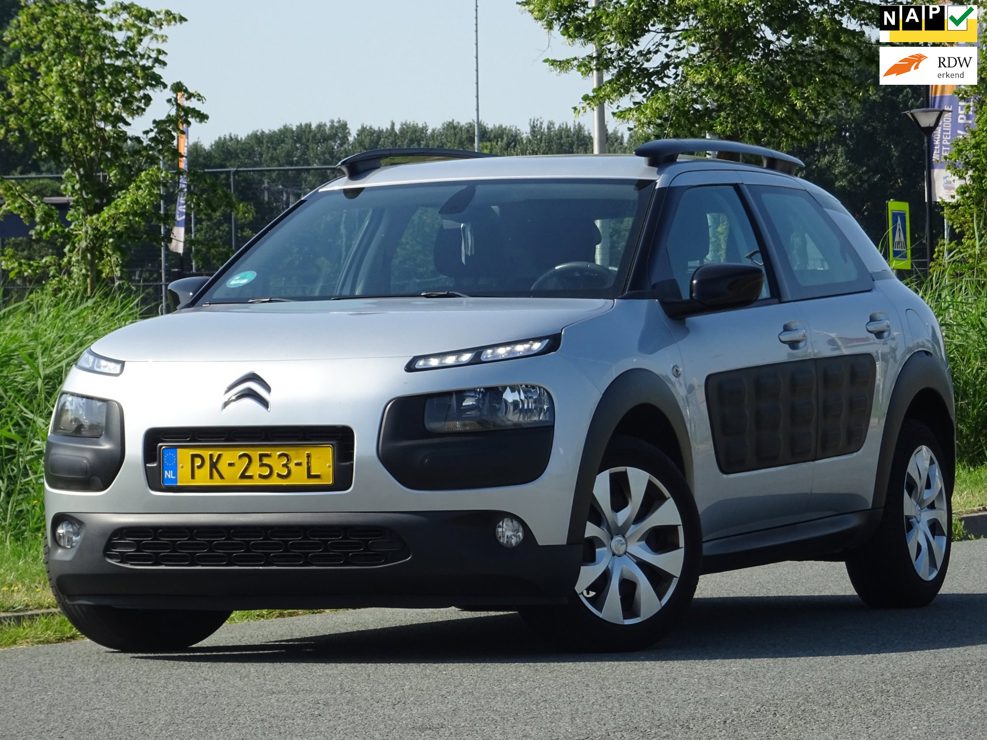 Citroen C4 Cactus 1.2 PureTech NAP/NAVI/AIRCO/CRUISE/PDC/APK 2017 - voorkant