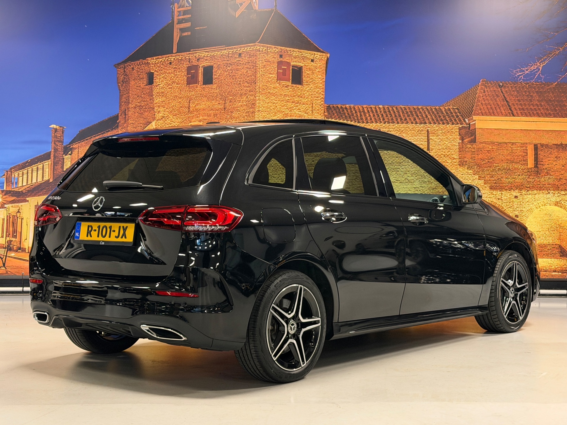 Foto van Mercedes-Benz B 250 E