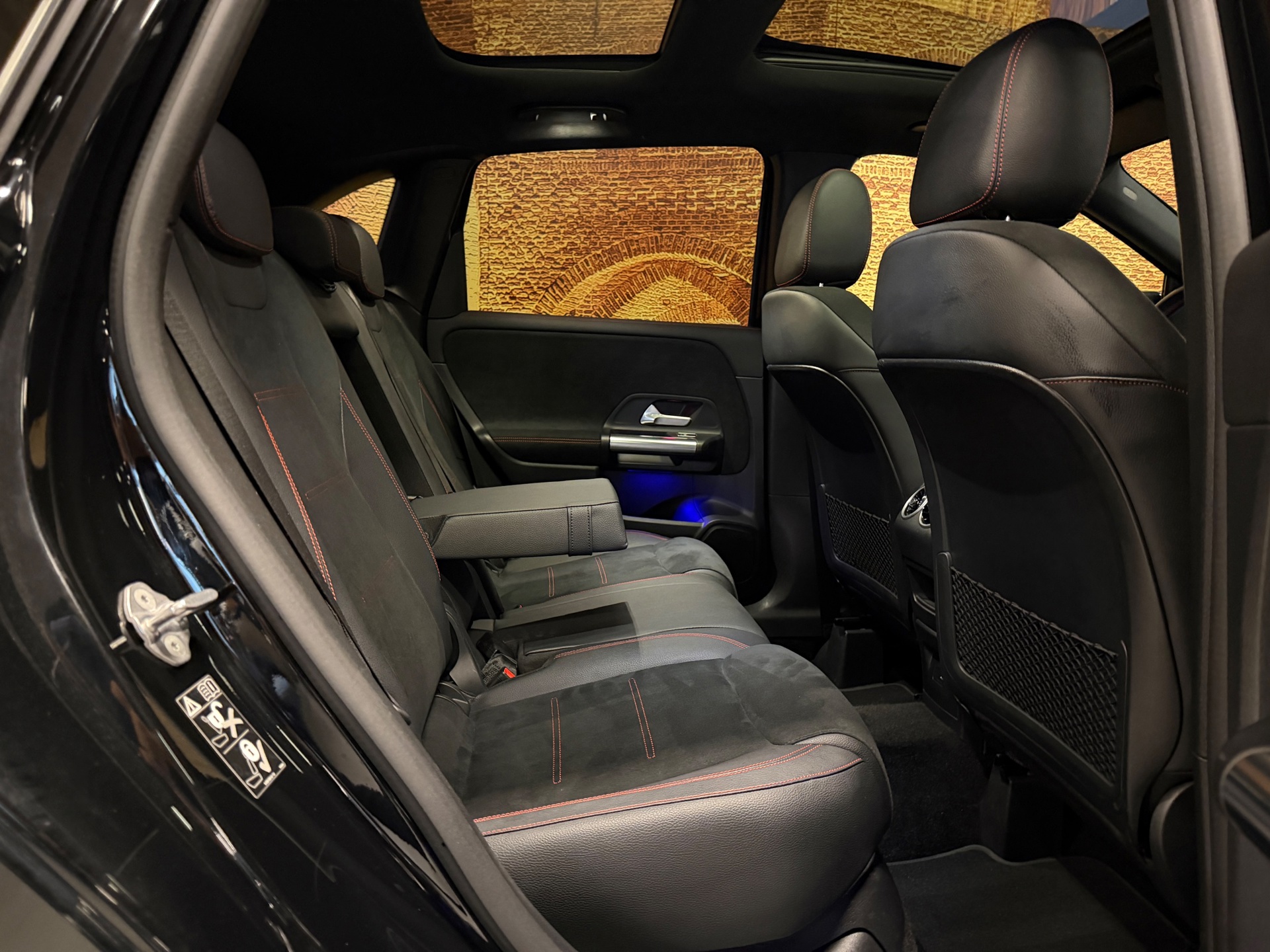 Foto van Mercedes-Benz B 250 E