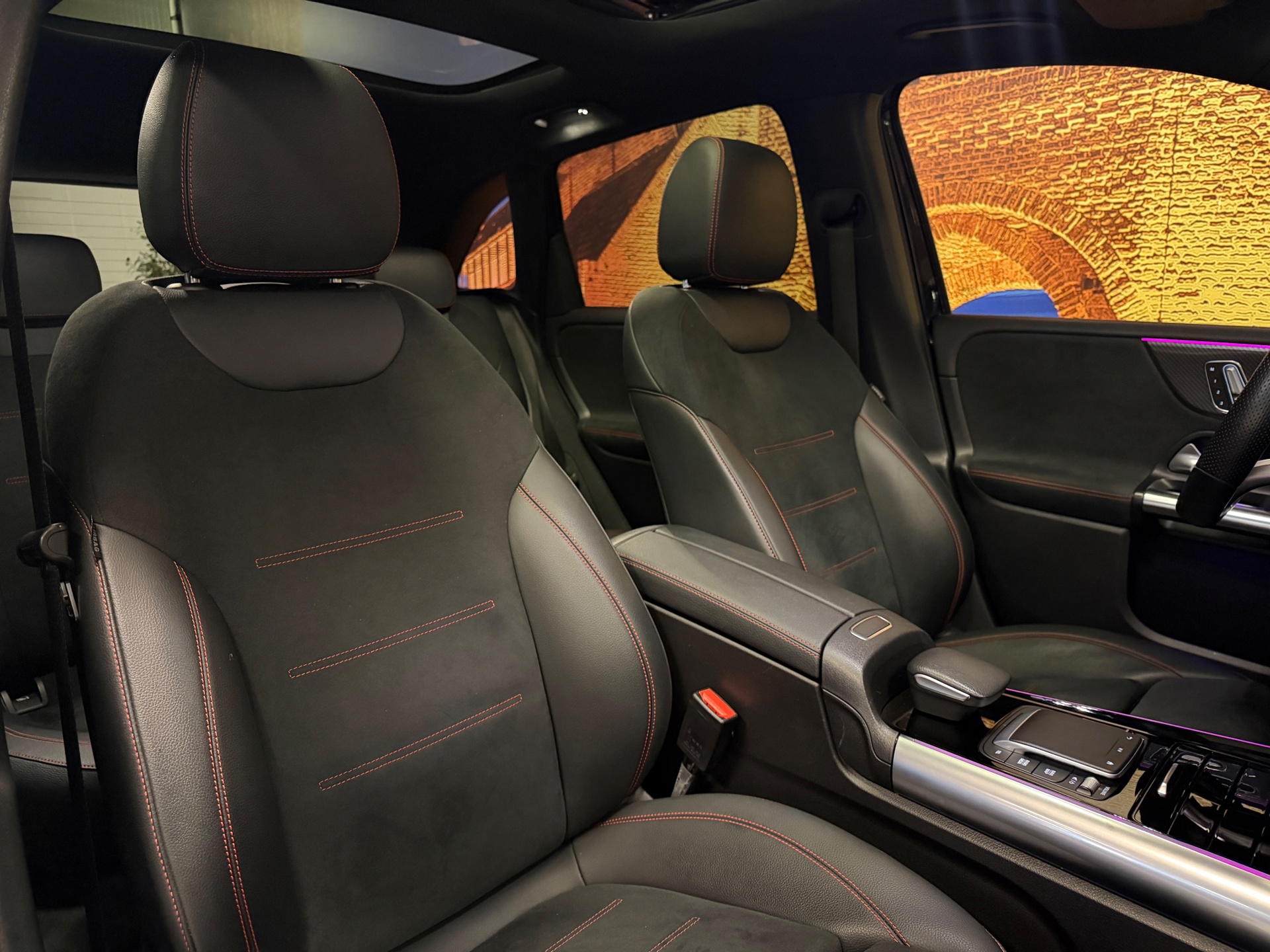 Foto van Mercedes-Benz B 250 E