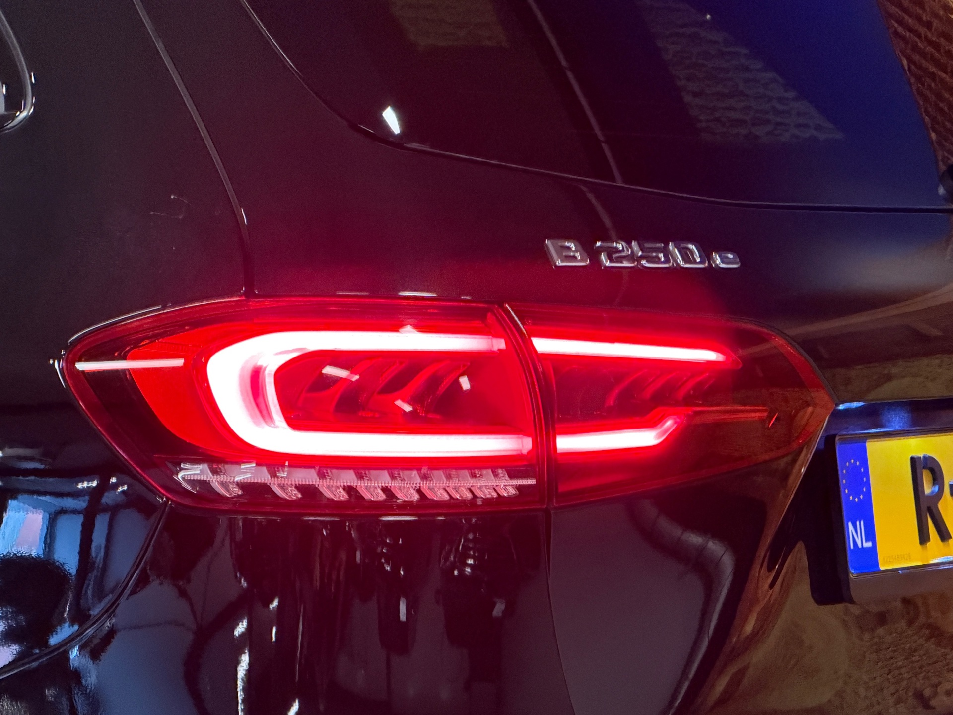 Foto van Mercedes-Benz B 250 E