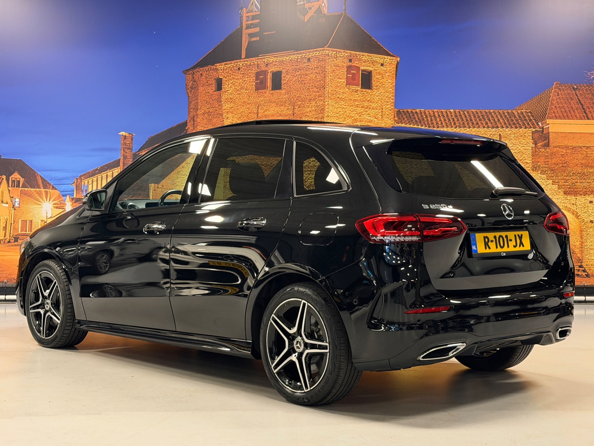 Foto van Mercedes-Benz B 250 E