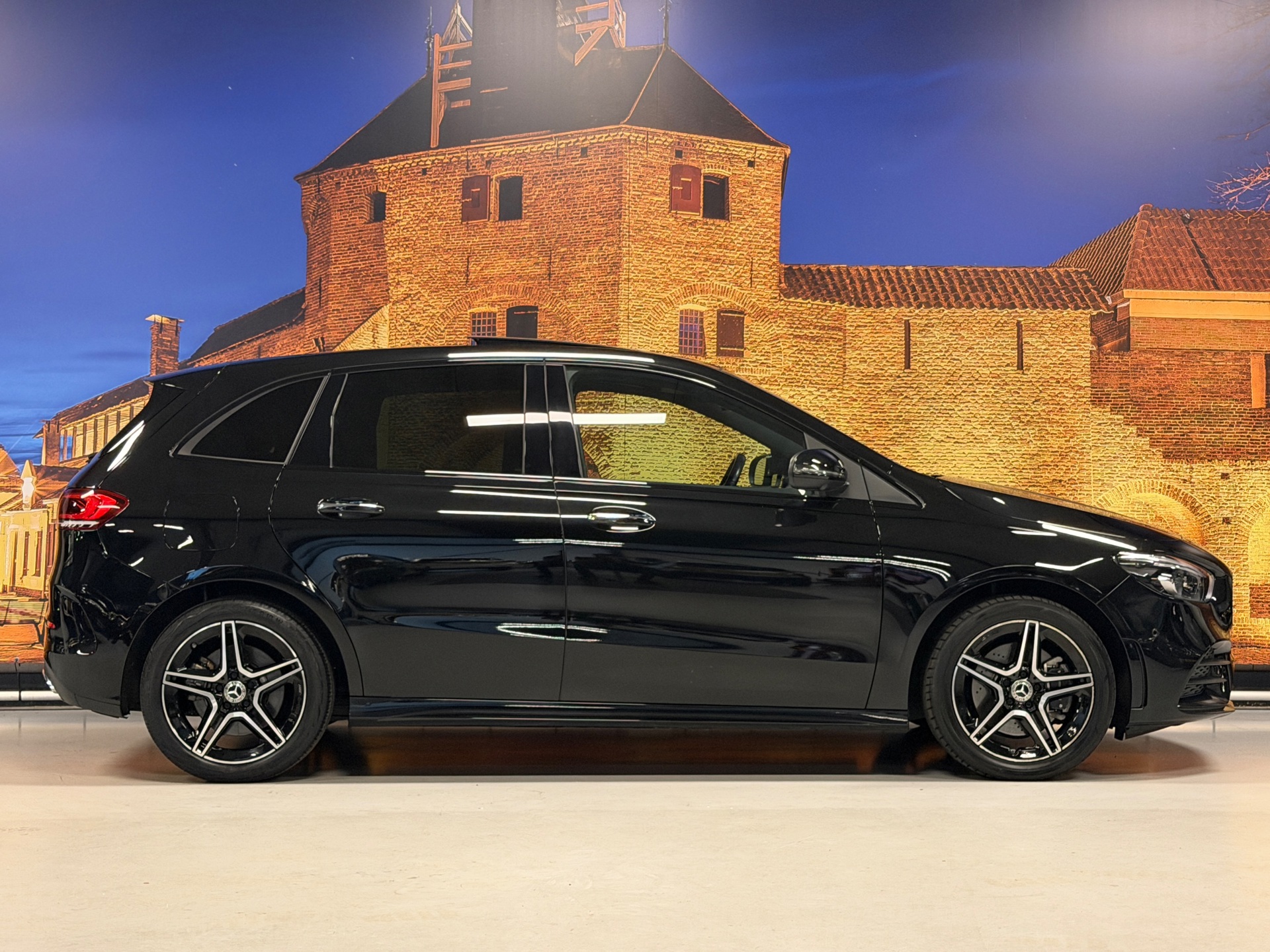 Foto van Mercedes-Benz B 250 E