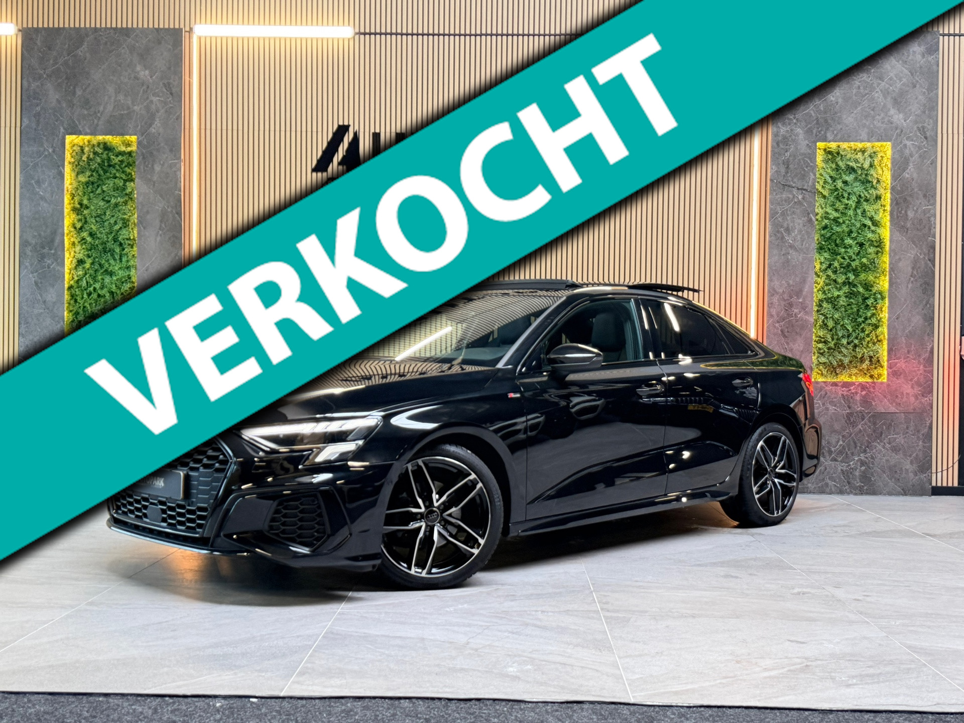 Audi A3 Limousine 30 TFSi 3X S-LINE|PANO|MATRIX LED|ACC|KEYLESS|NIGHTPAKKETCARPLAY|DEALER ONDERHOUDEN|SFEERVERLICHTING|NL AUTO|NAP 2023 - voorkant