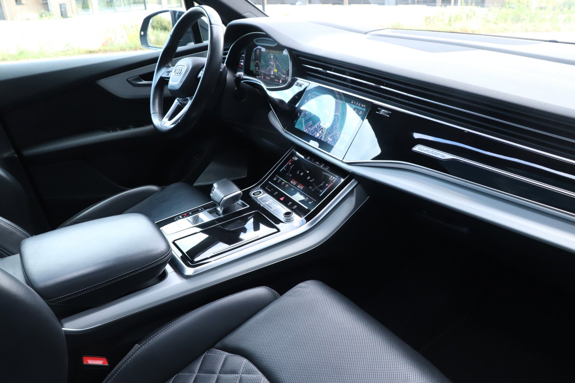 Foto van Audi Q7 55 TFSI E