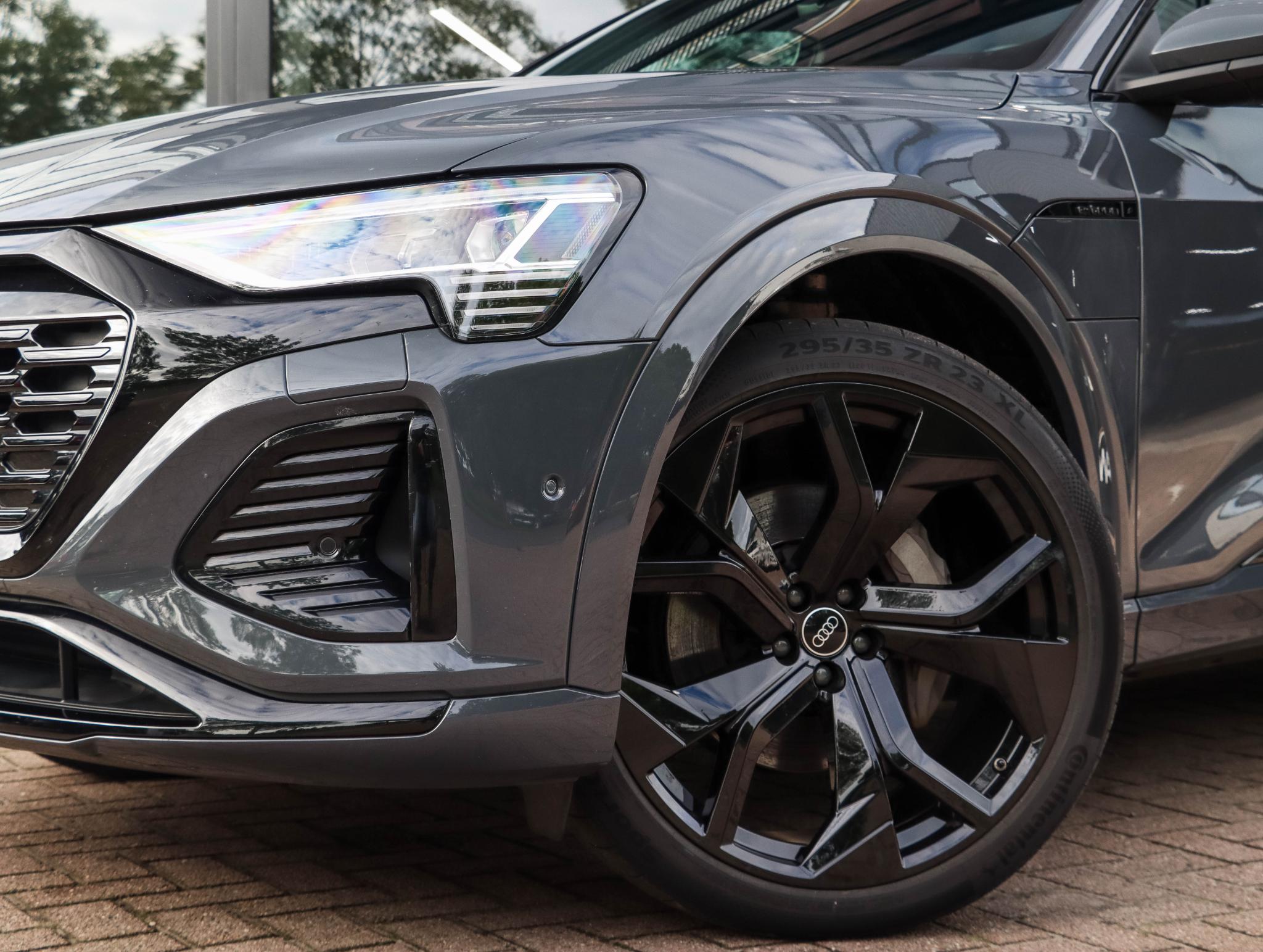Foto van Audi Q8 55 E-tron