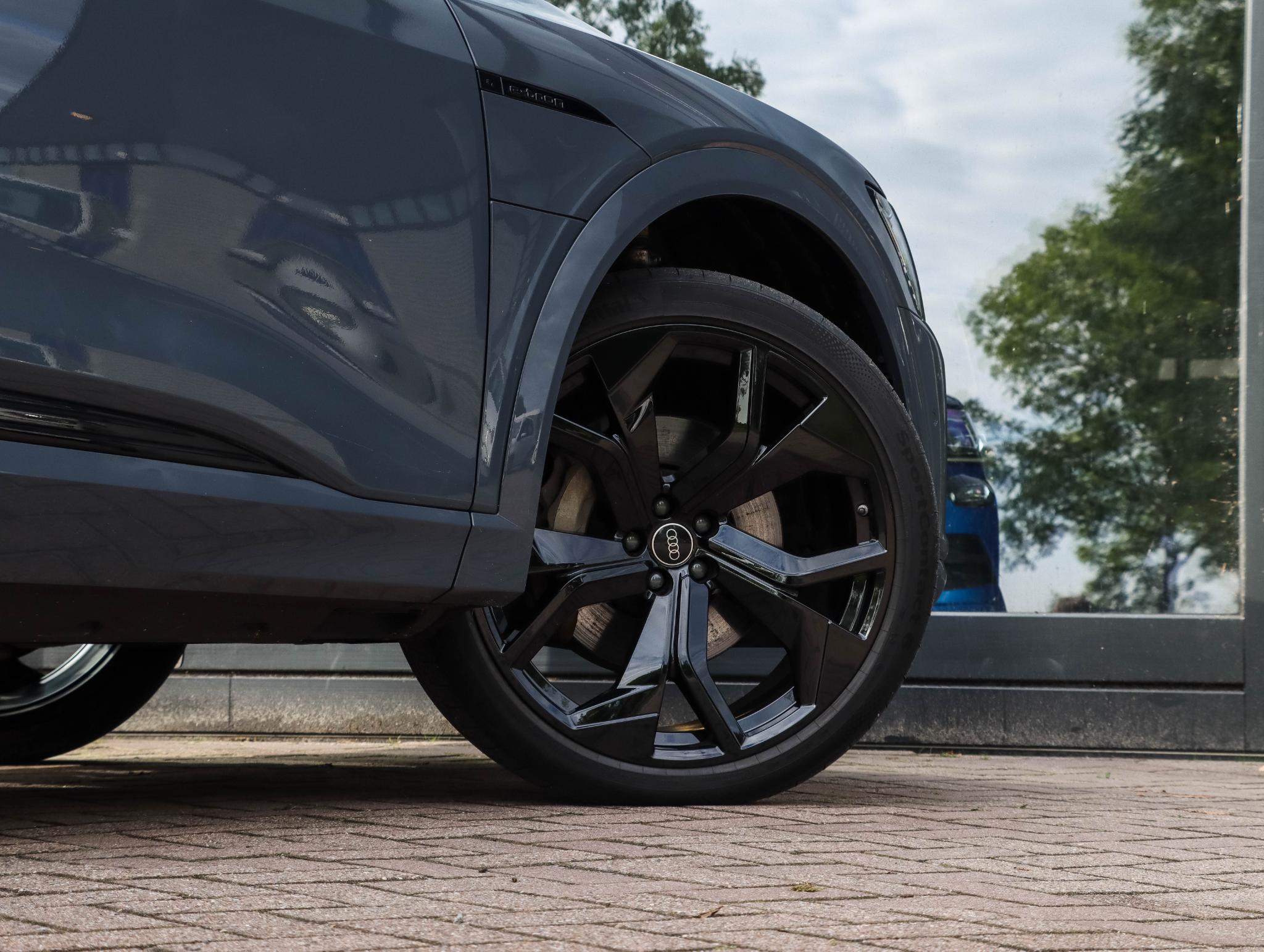 Foto van Audi Q8 55 E-tron