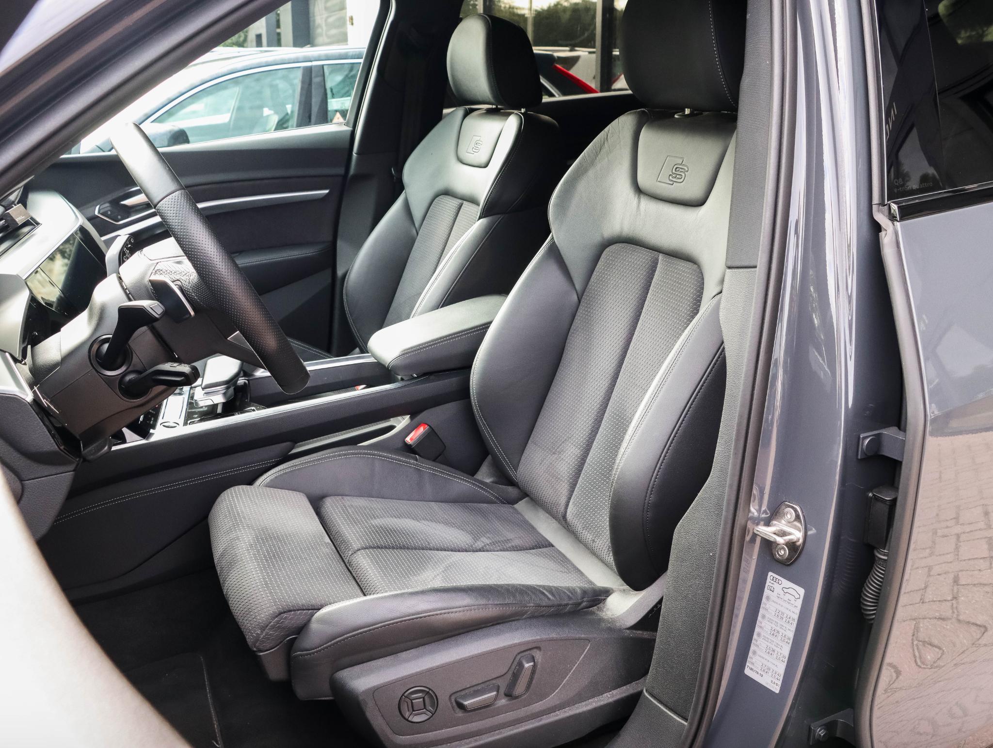 Foto van Audi Q8 55 E-tron