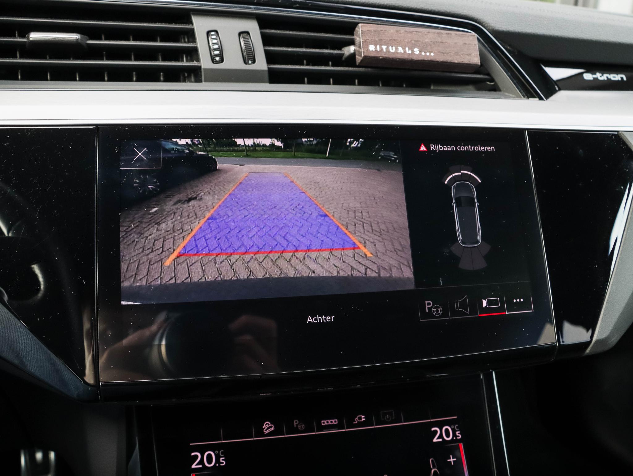 Foto van Audi Q8 55 E-tron