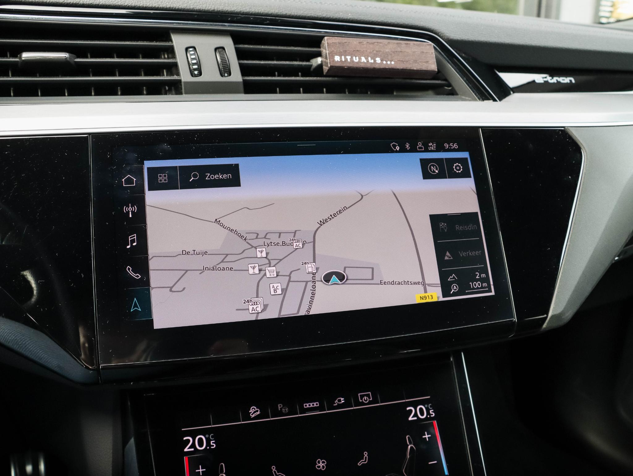 Foto van Audi Q8 55 E-tron
