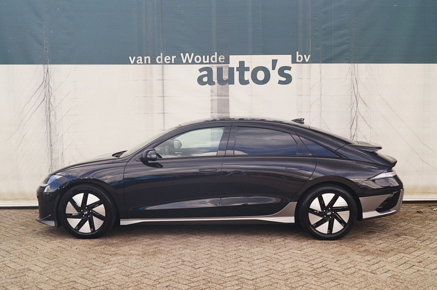 Hyundai Ioniq6 Connect 77.4 kWh -SOH100%-NAVI-ECC-CAM- 2024 - voorkant