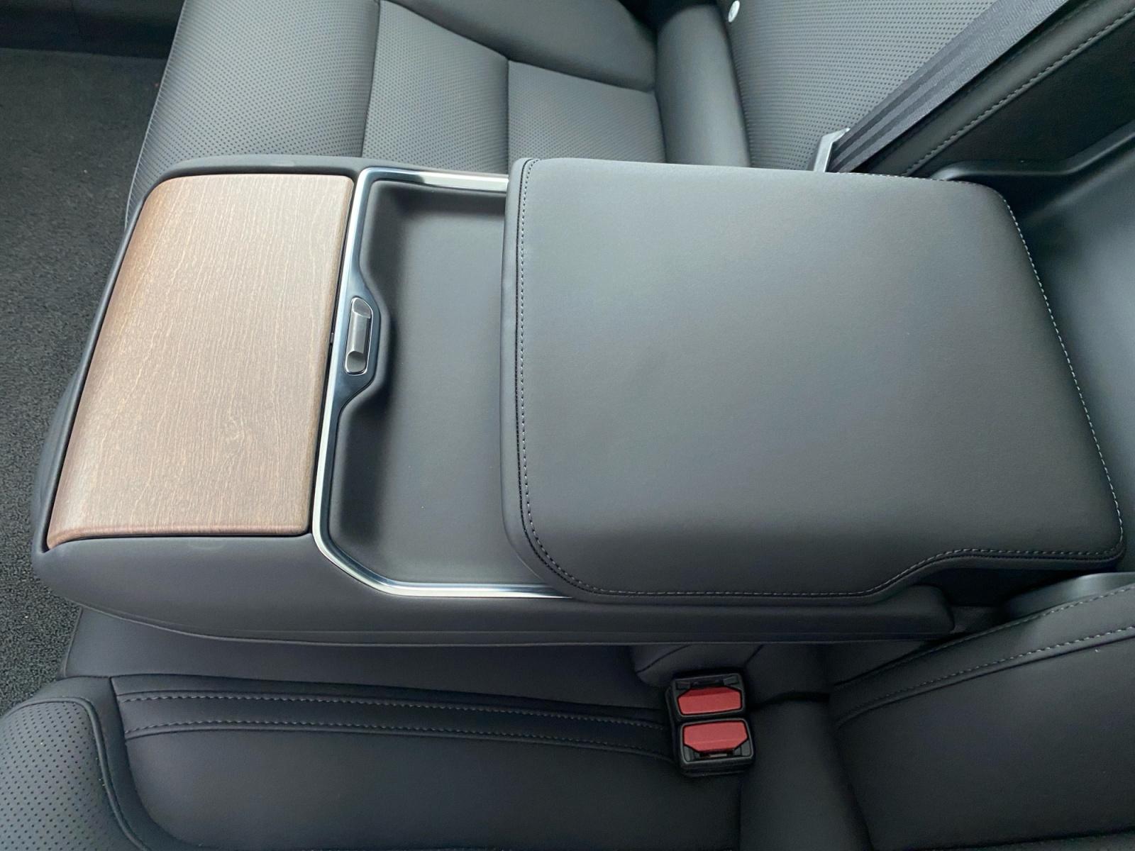 Foto van Volvo Es90