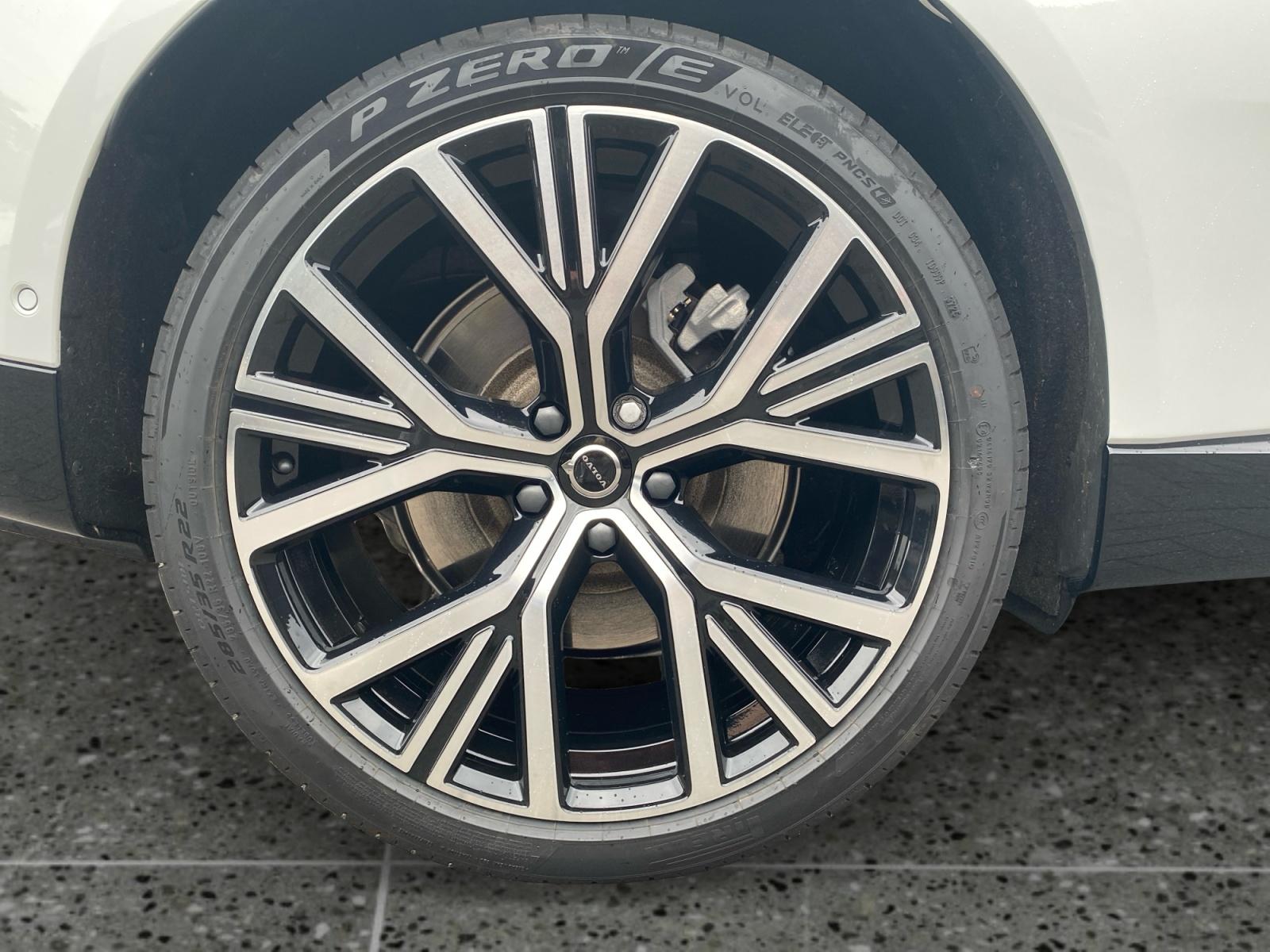 Foto van Volvo Es90