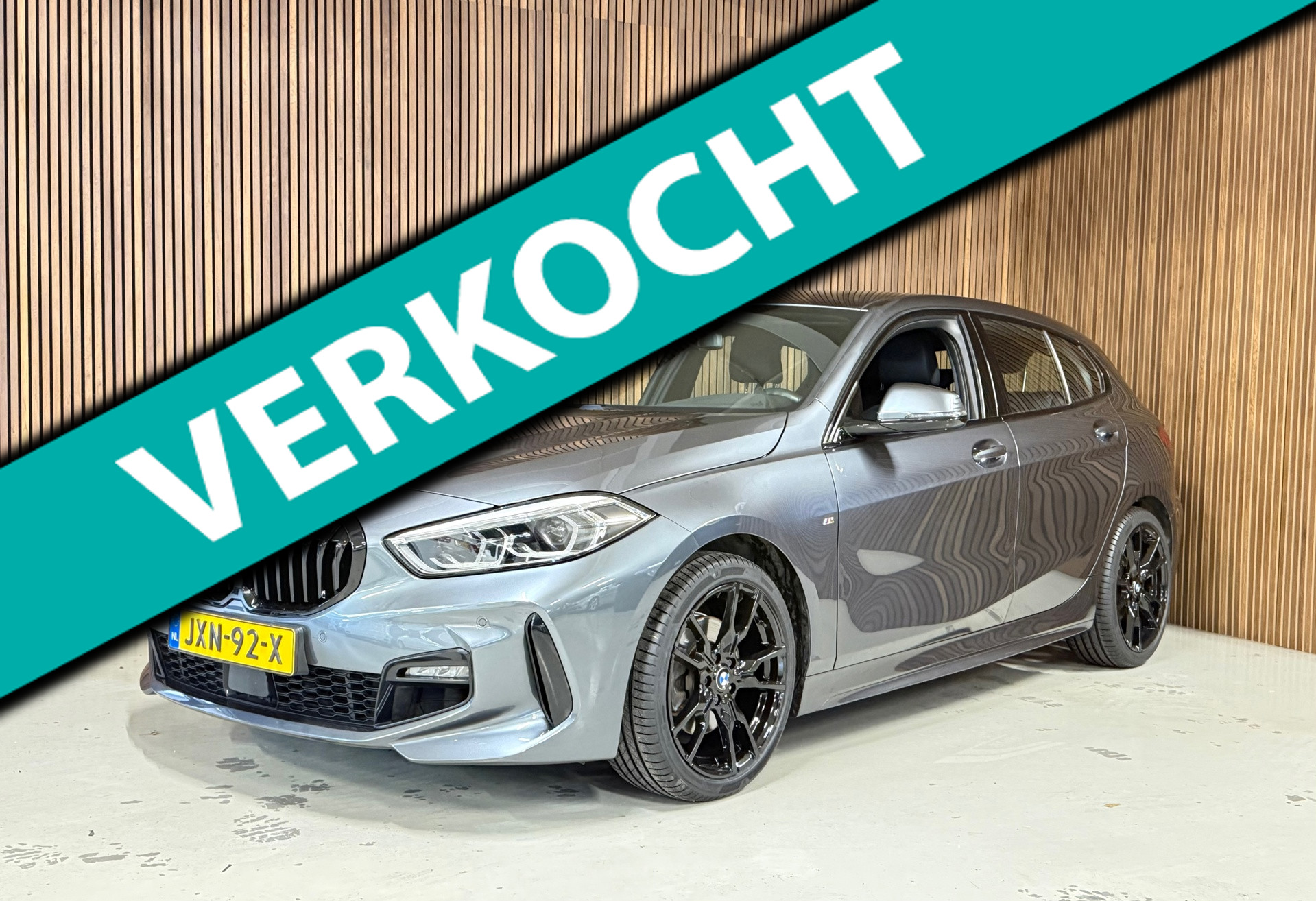 BMW 1-serie 116i - M - Sport - 2021 - voorkant