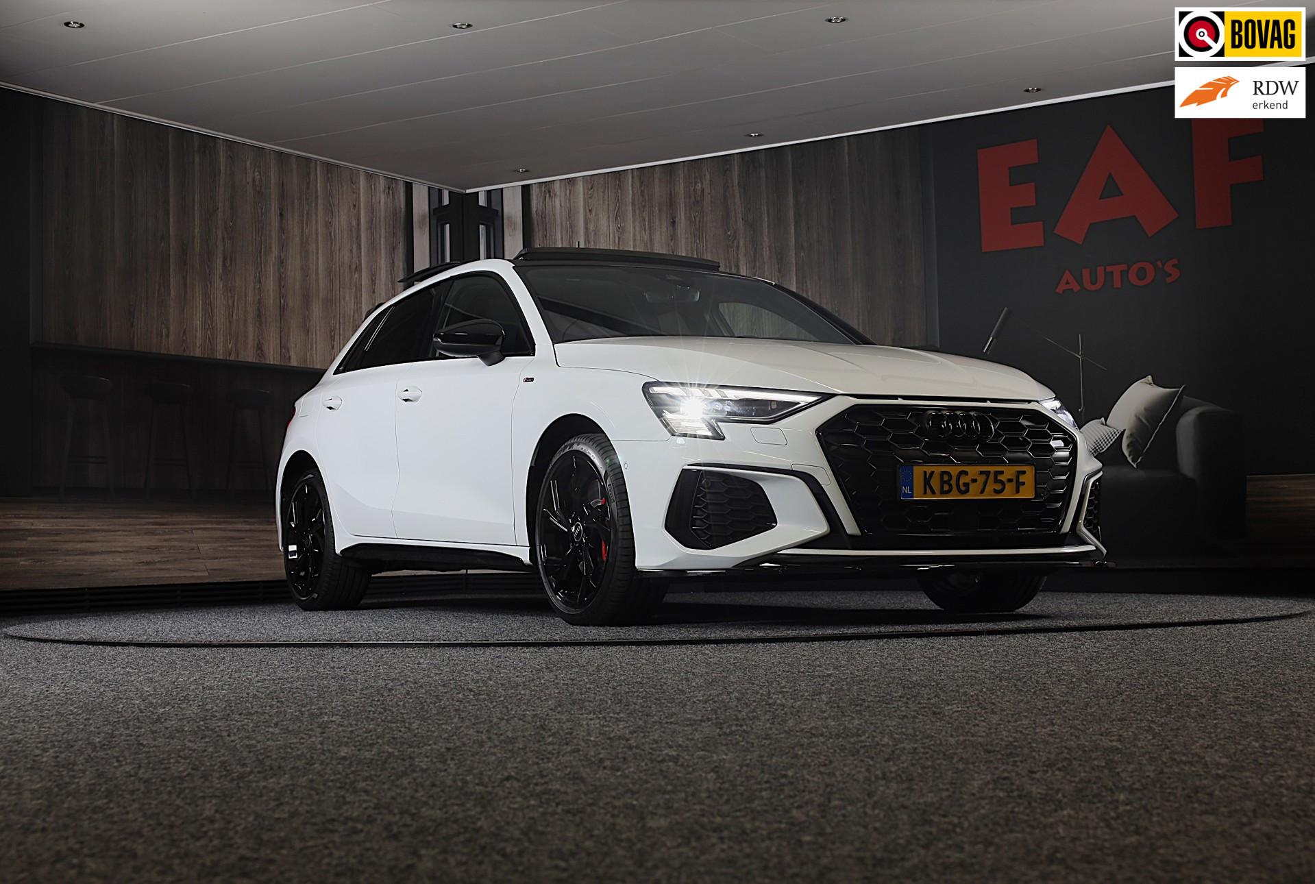 Audi A3 45 TFSIe 45 TFSI e RS3 Look / 245 PK / RS Zetels / B & O / Leder / Head Up / Open Pano / Matrix / Virtual Cockpit / Pdc 2022 - voorkant