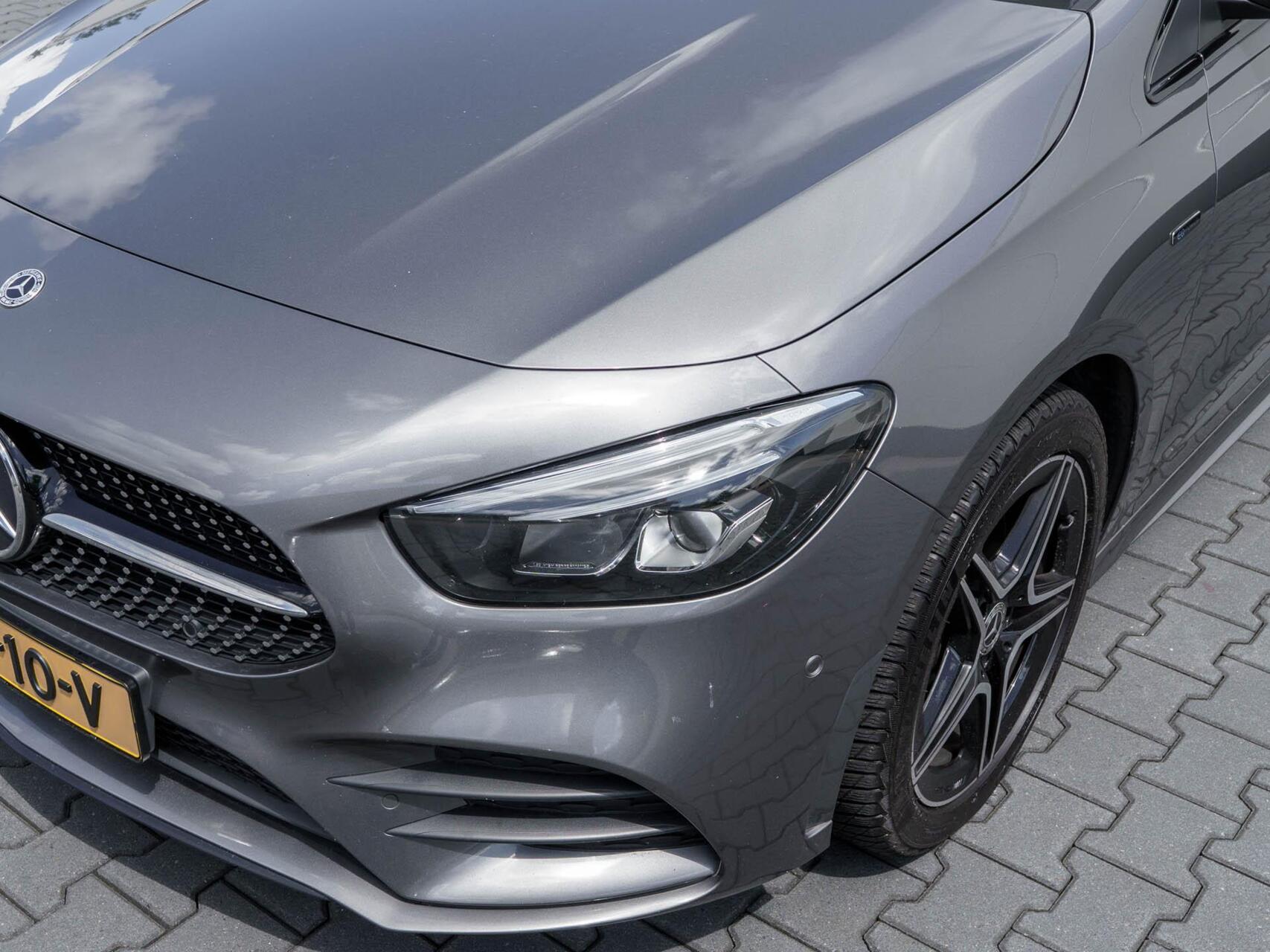 Foto van Mercedes-Benz B 250 E