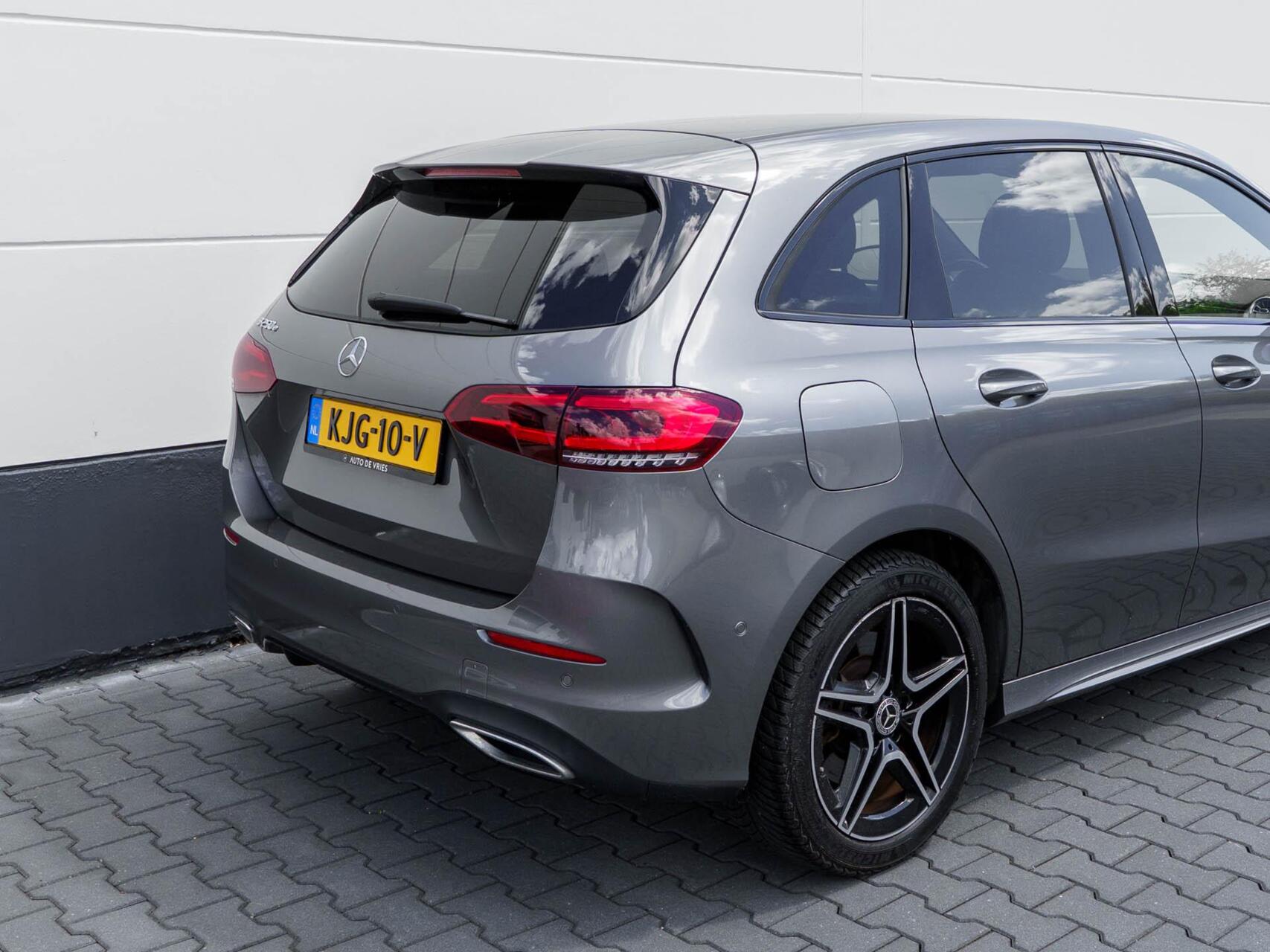 Foto van Mercedes-Benz B 250 E