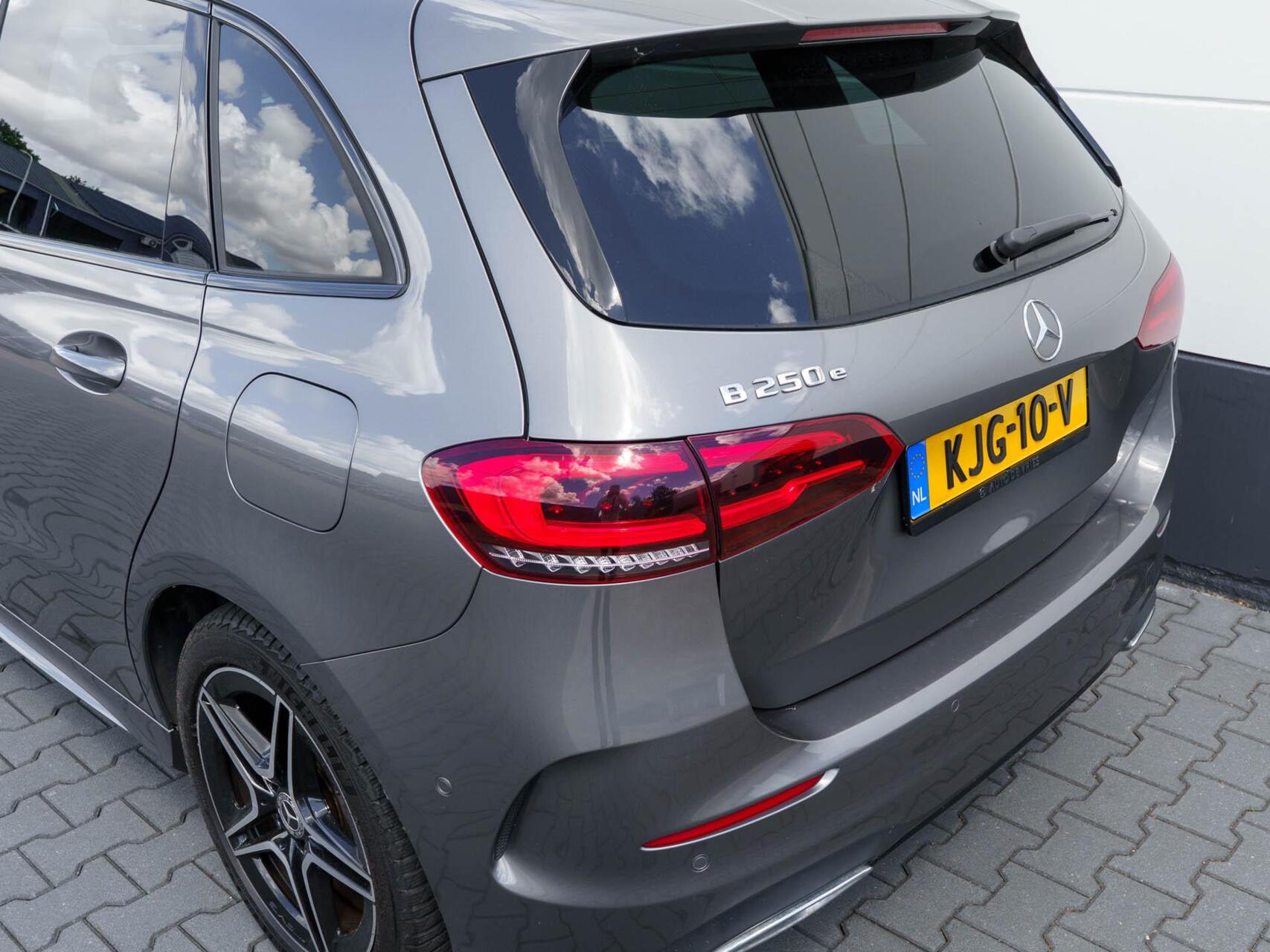 Foto van Mercedes-Benz B 250 E