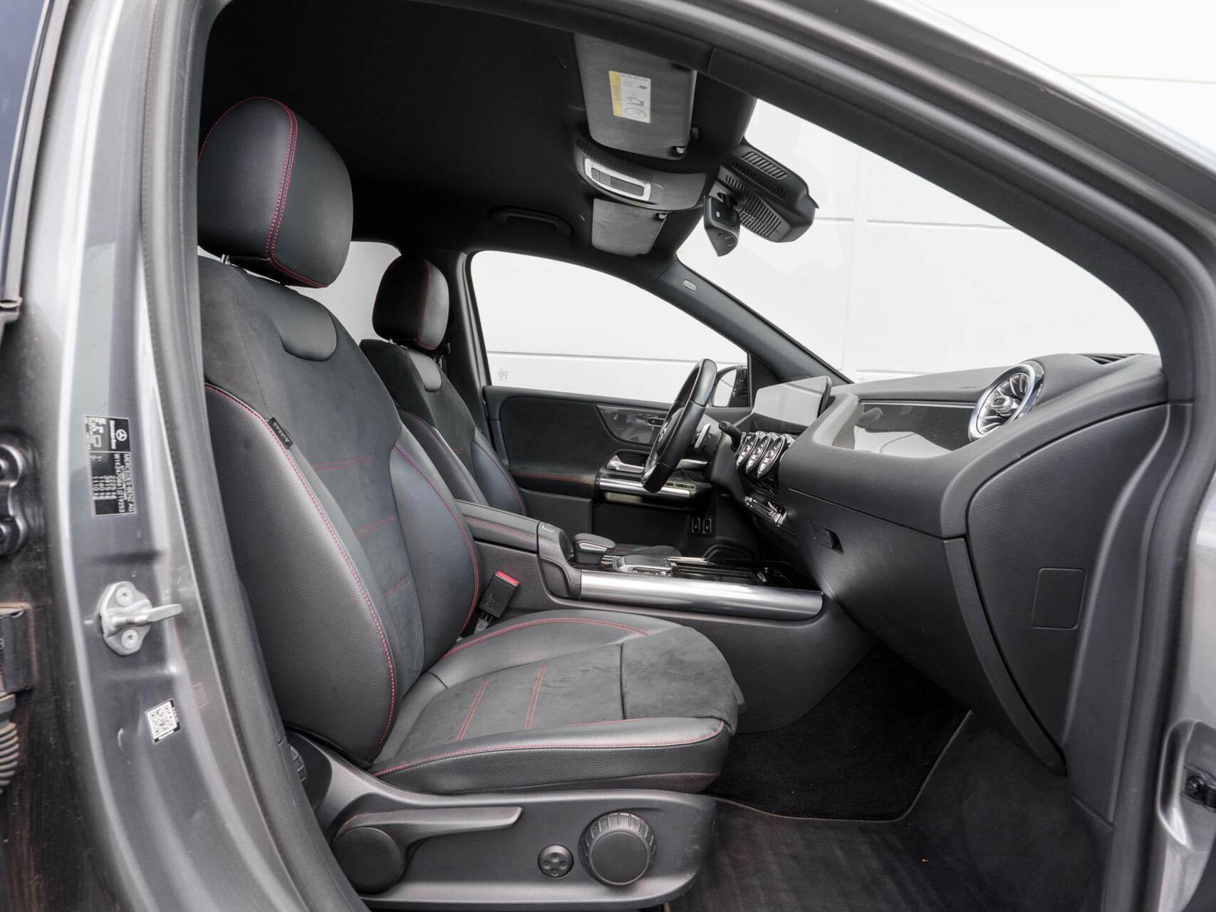 Foto van Mercedes-Benz B 250 E