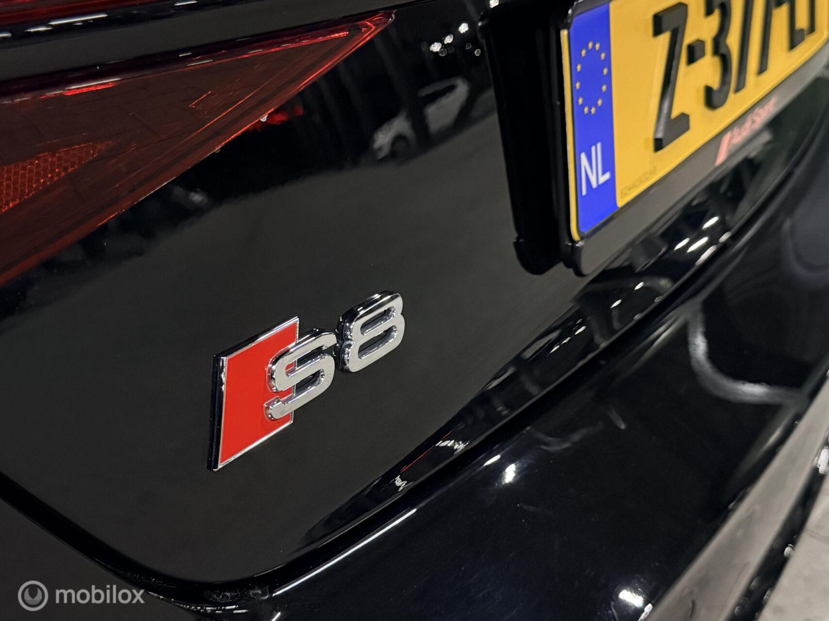 Foto van Audi S8 Plus