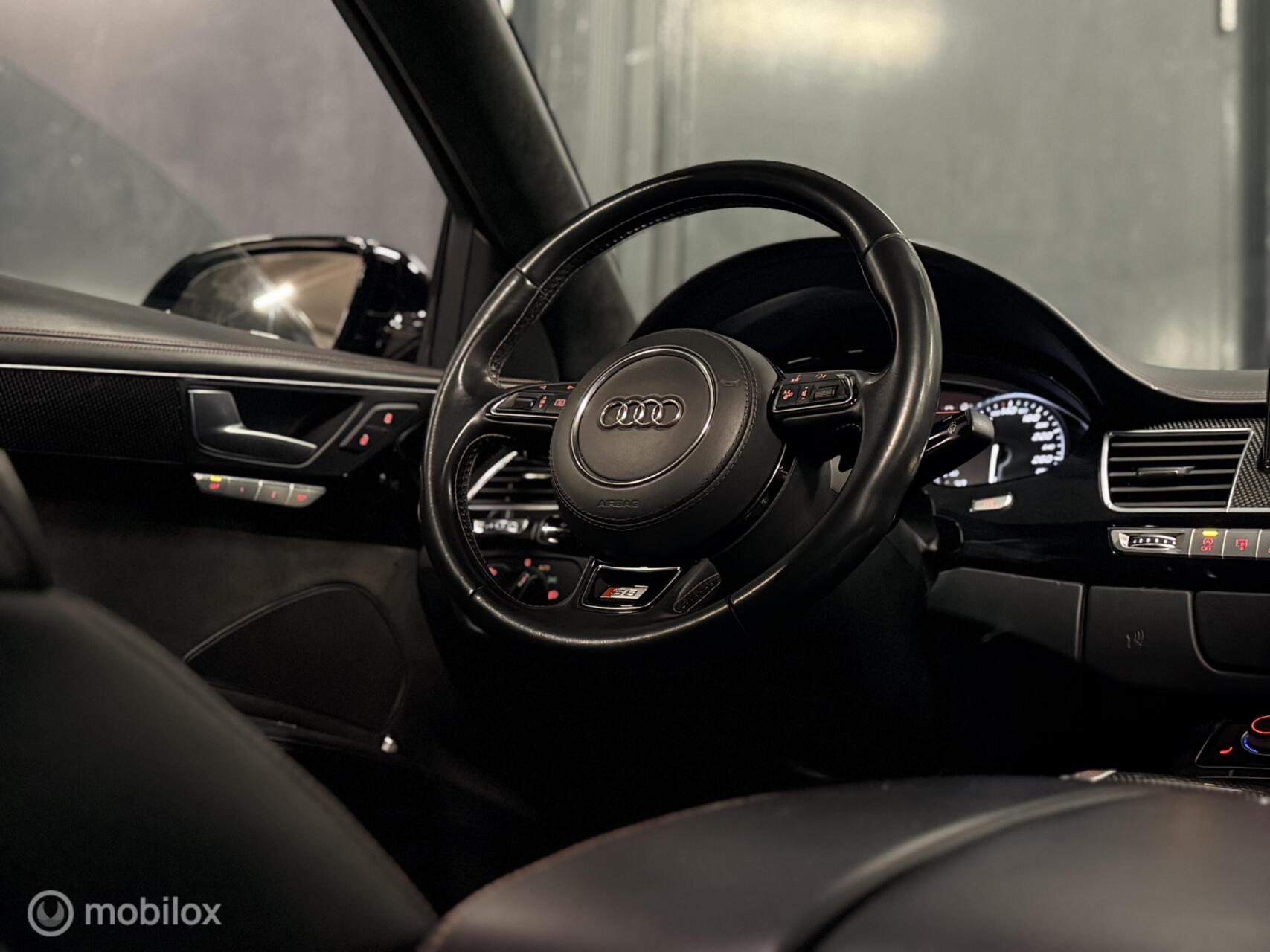 Foto van Audi S8 Plus