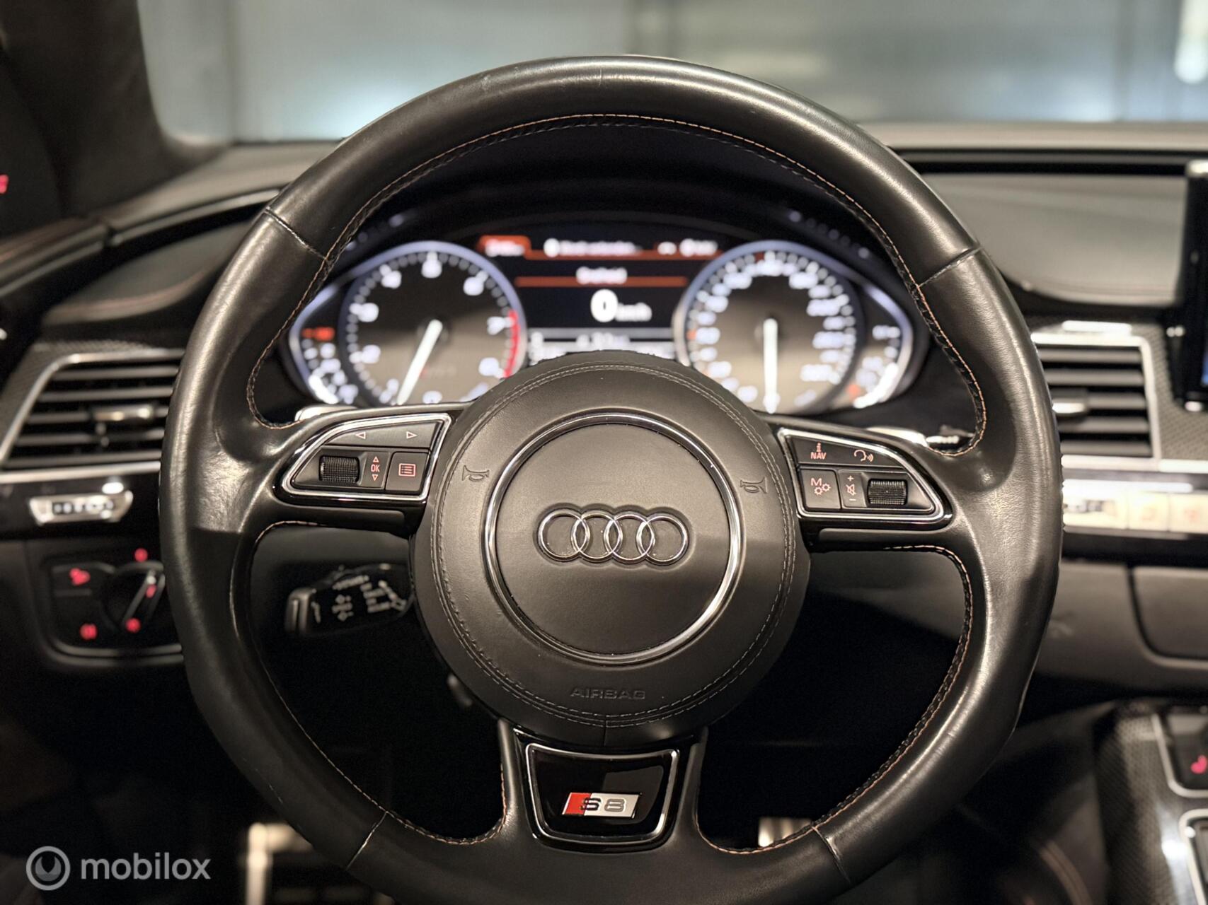 Foto van Audi S8 Plus