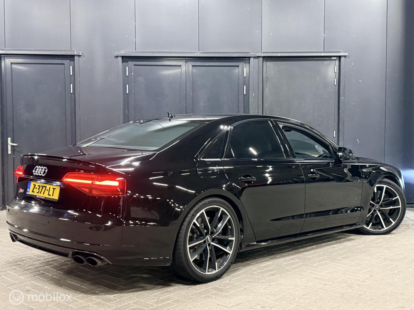 Foto van Audi S8 Plus