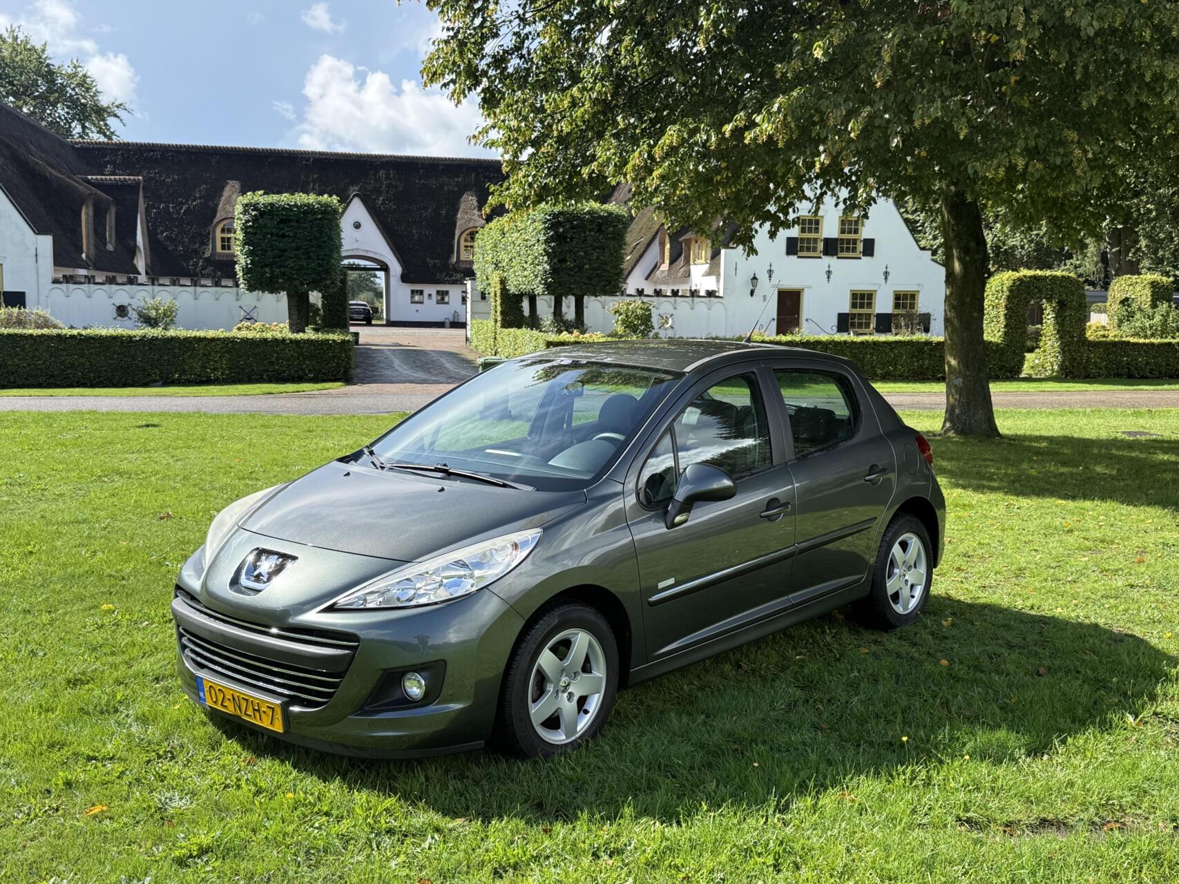 Peugeot 207 5-deurs 1.4 VTi Millesim 200 100dkm NAP 2e eig 2011 - voorkant