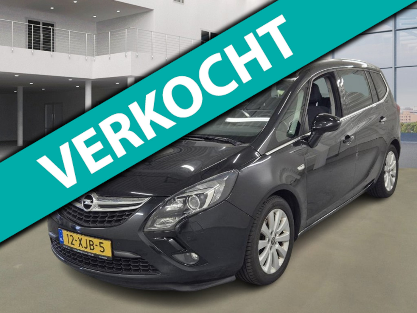 Opel Zafira Tourer 1.4 Cosmo 7p. NAVI PSENSOR CRUISE TREKHAAK 2 X SLEUTELS 2012 - voorkant