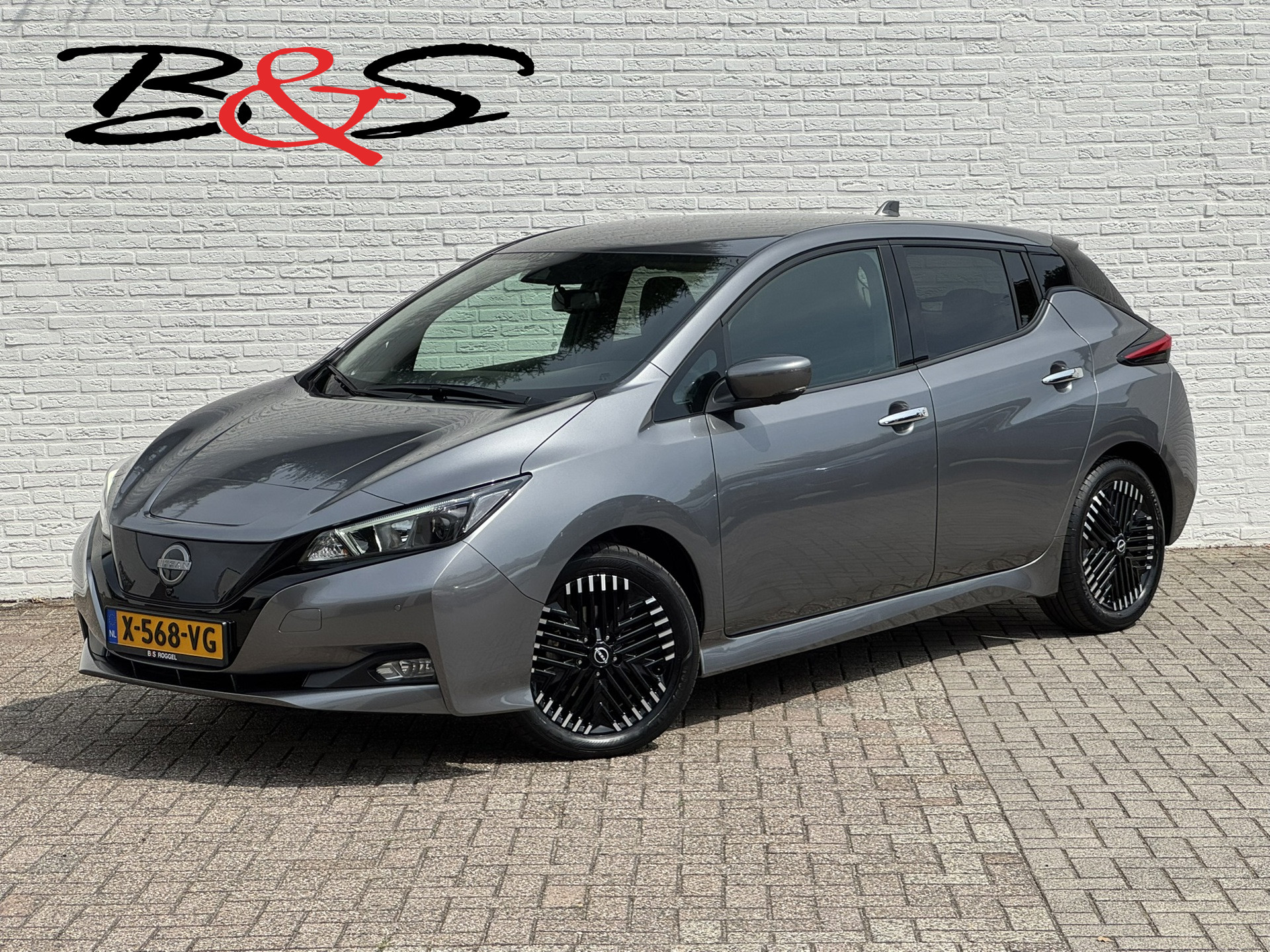Nissan Nissan Leaf 40kwh N-Connecta 39 kWh 360 Camera Clima Cruise Stuurverw. + Stoelverwarming V+A Carplay 2024 - voorkant