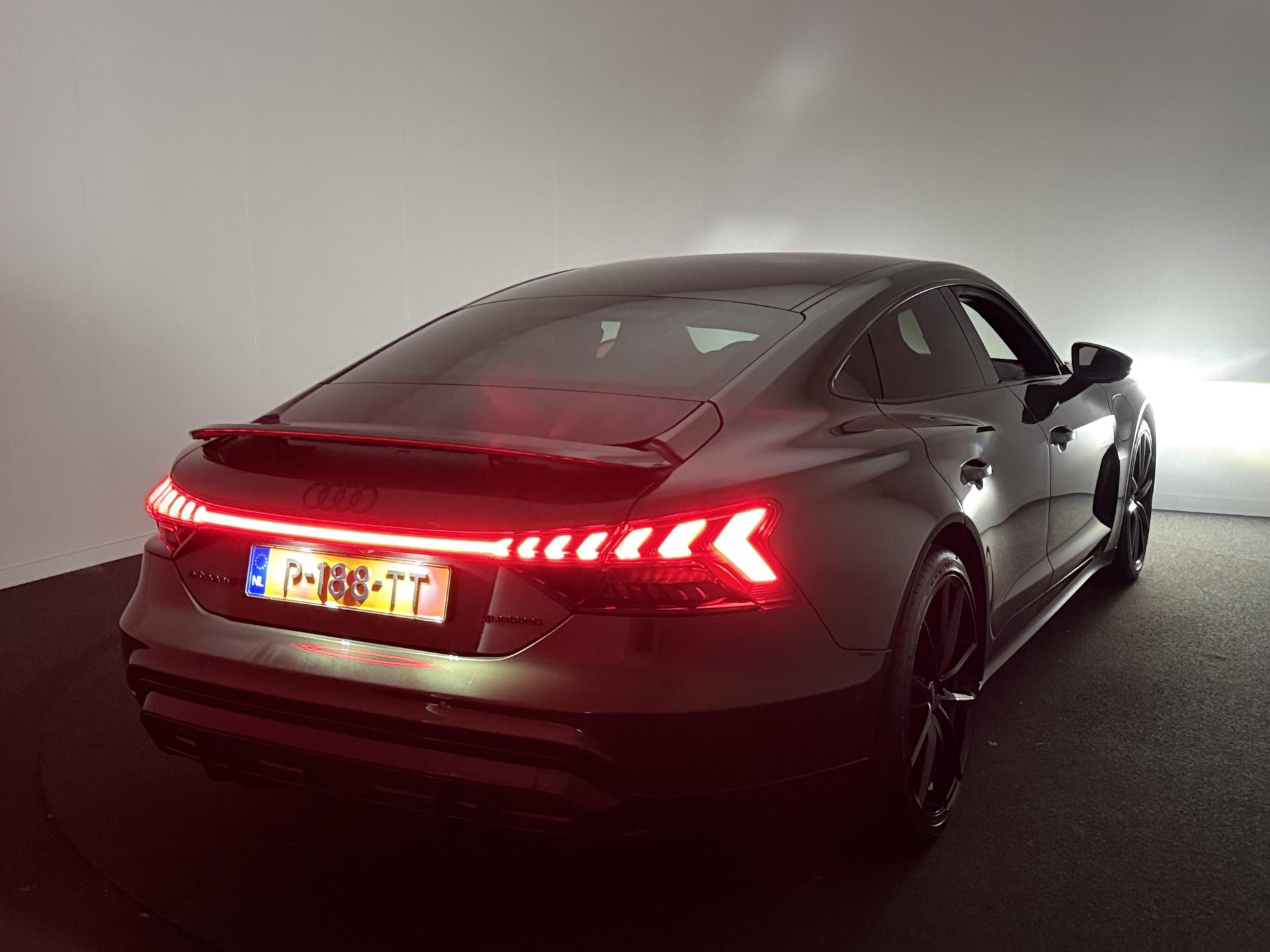 Foto van Audi E-tron GT