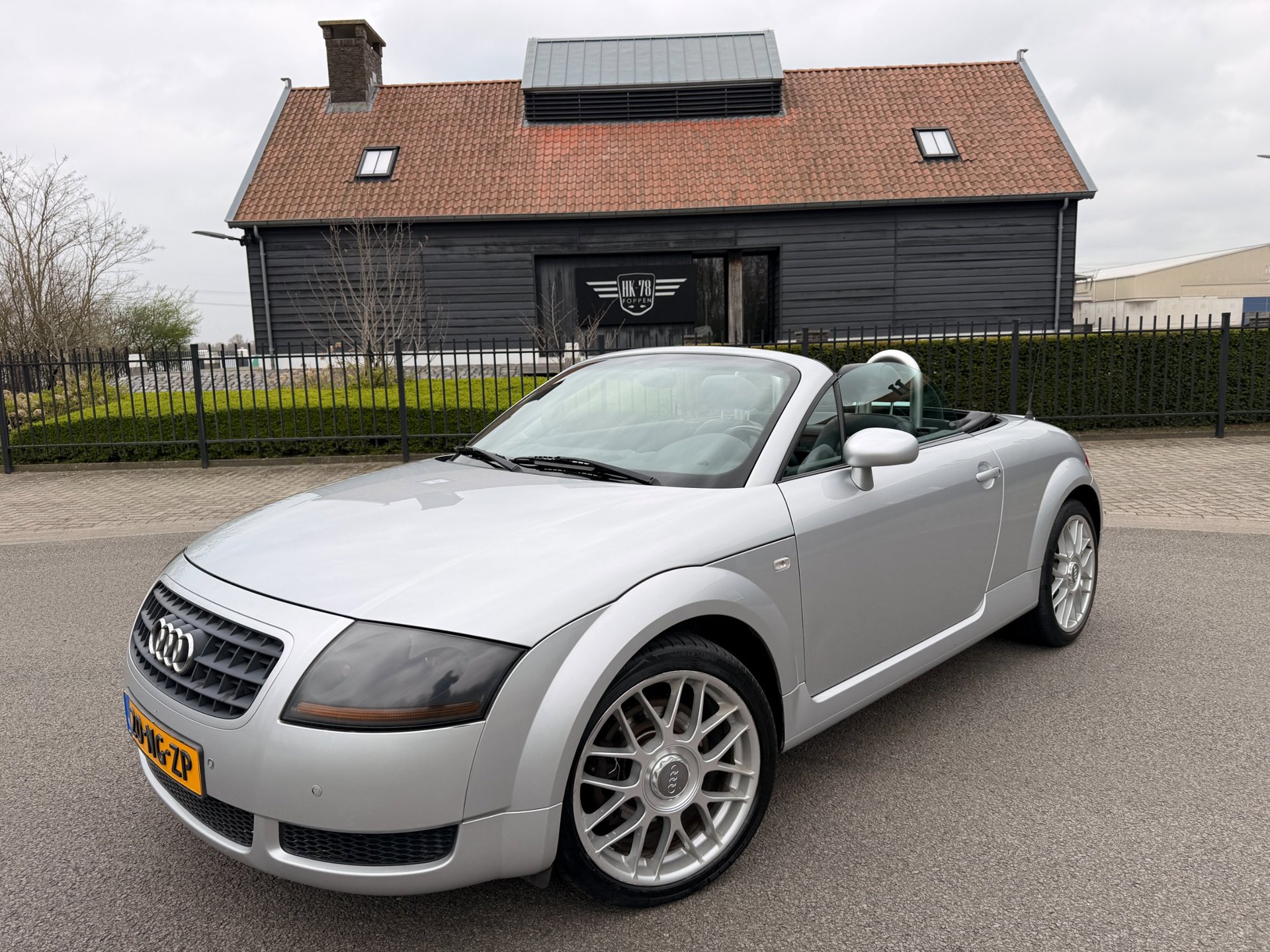 Audi Audi TT 1.8 5V TURBO 180PK AIRCO/ECC LEER XENON ALLE BOEKJES AANWEZIG 2003 - voorkant