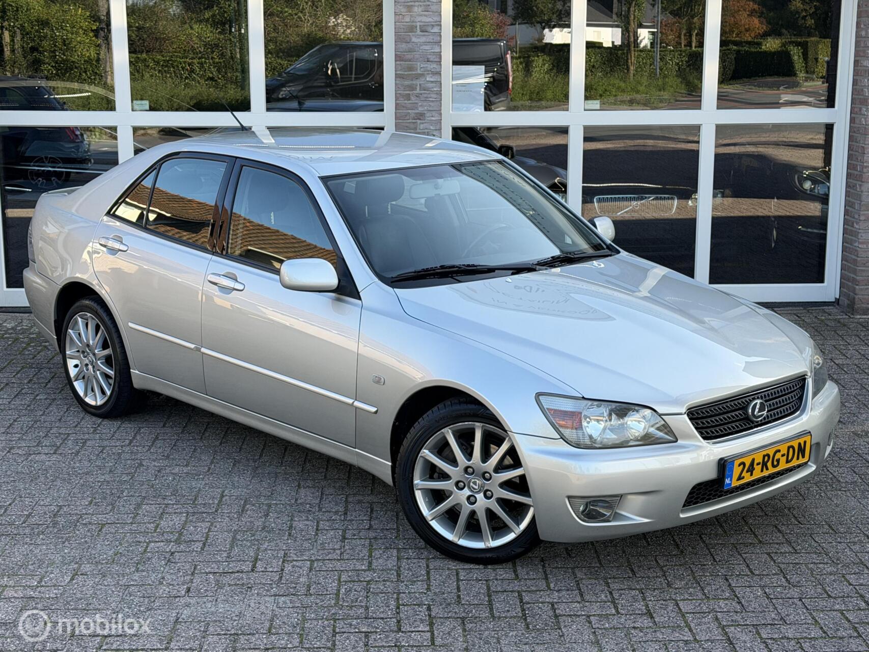 Foto van Lexus Lexus Is200