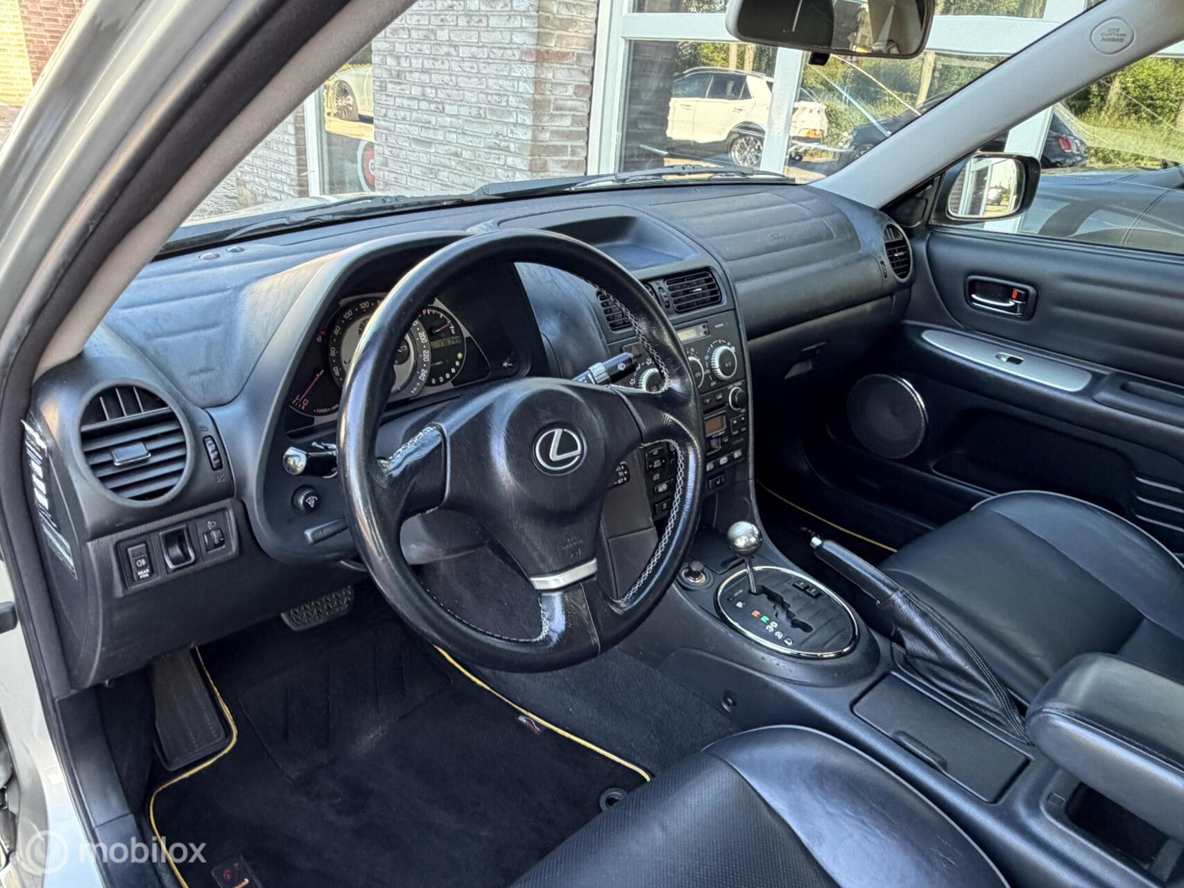 Foto van Lexus Lexus Is200